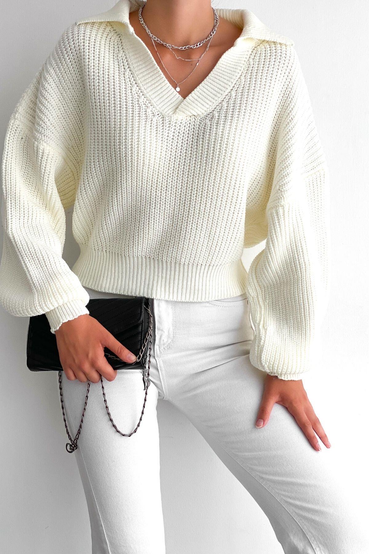 V Yaka Uzun Kollu Kısa Kazak Beyaz