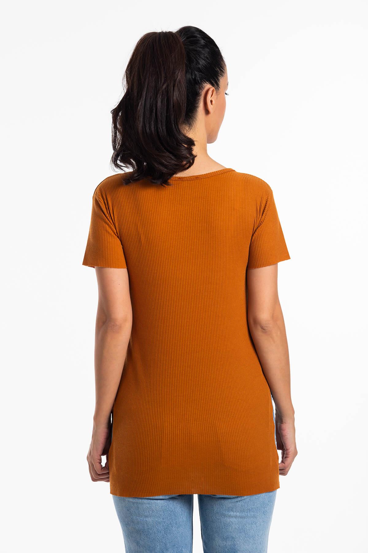 V Yaka Yırtmaçlı Kaşkorse T-Shirt Taba