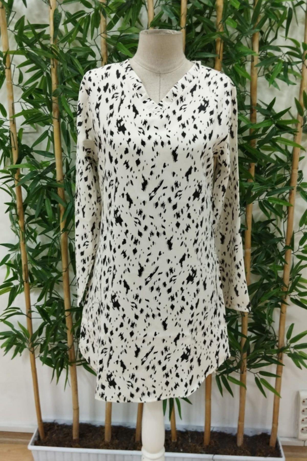 V Yakalı Desenli Uzun Kollu Elbise Bej