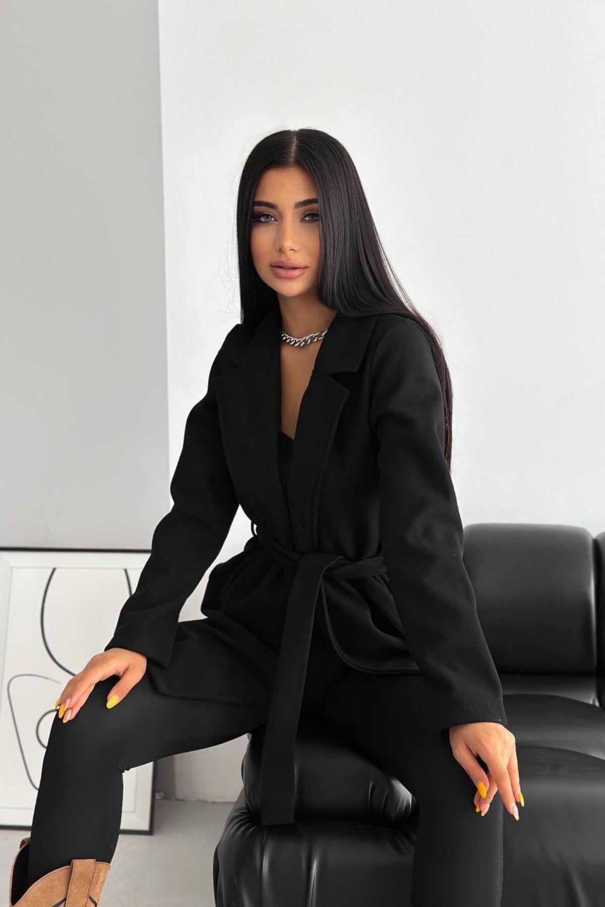 Vanessa Kuşaklı Cepli Likralı Kısa Kaban Siyah