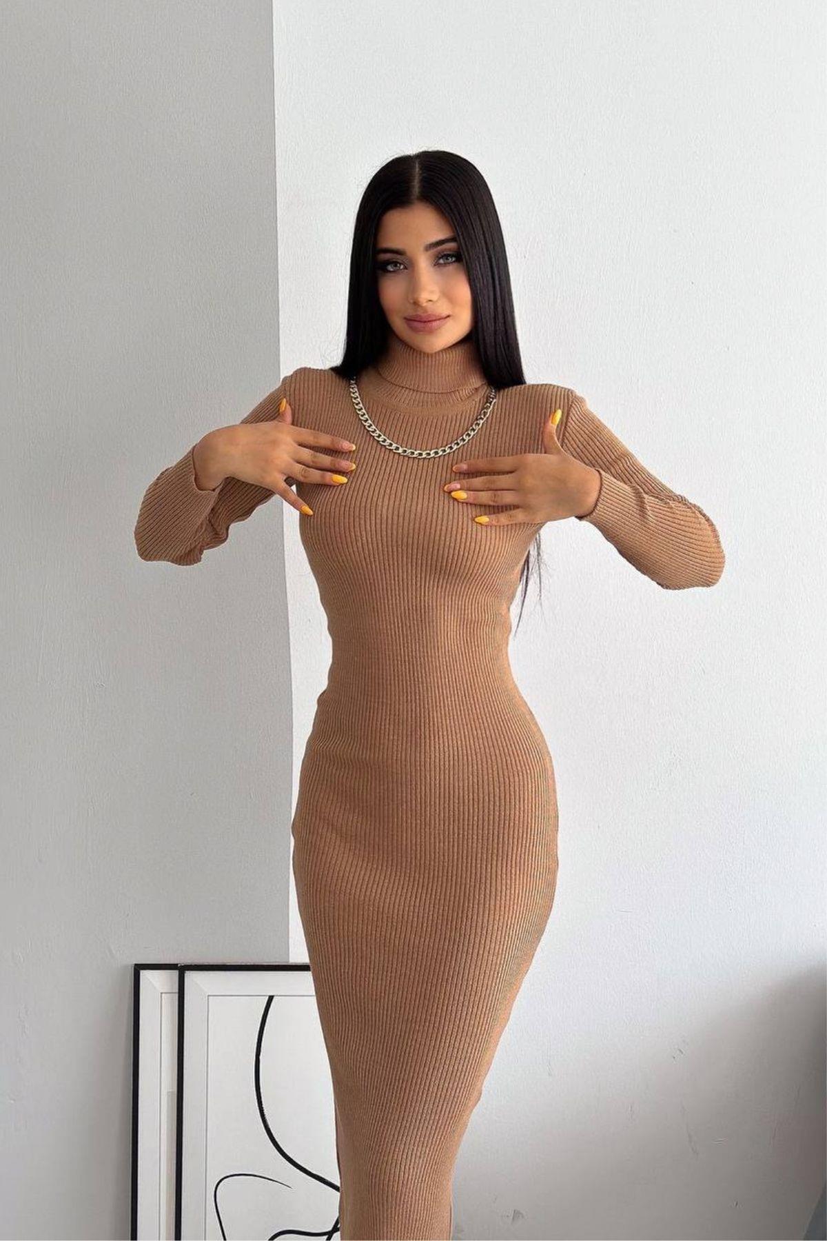 Yaka Zincirli Uzun Kollu Maxi Triko Elbise Vizon