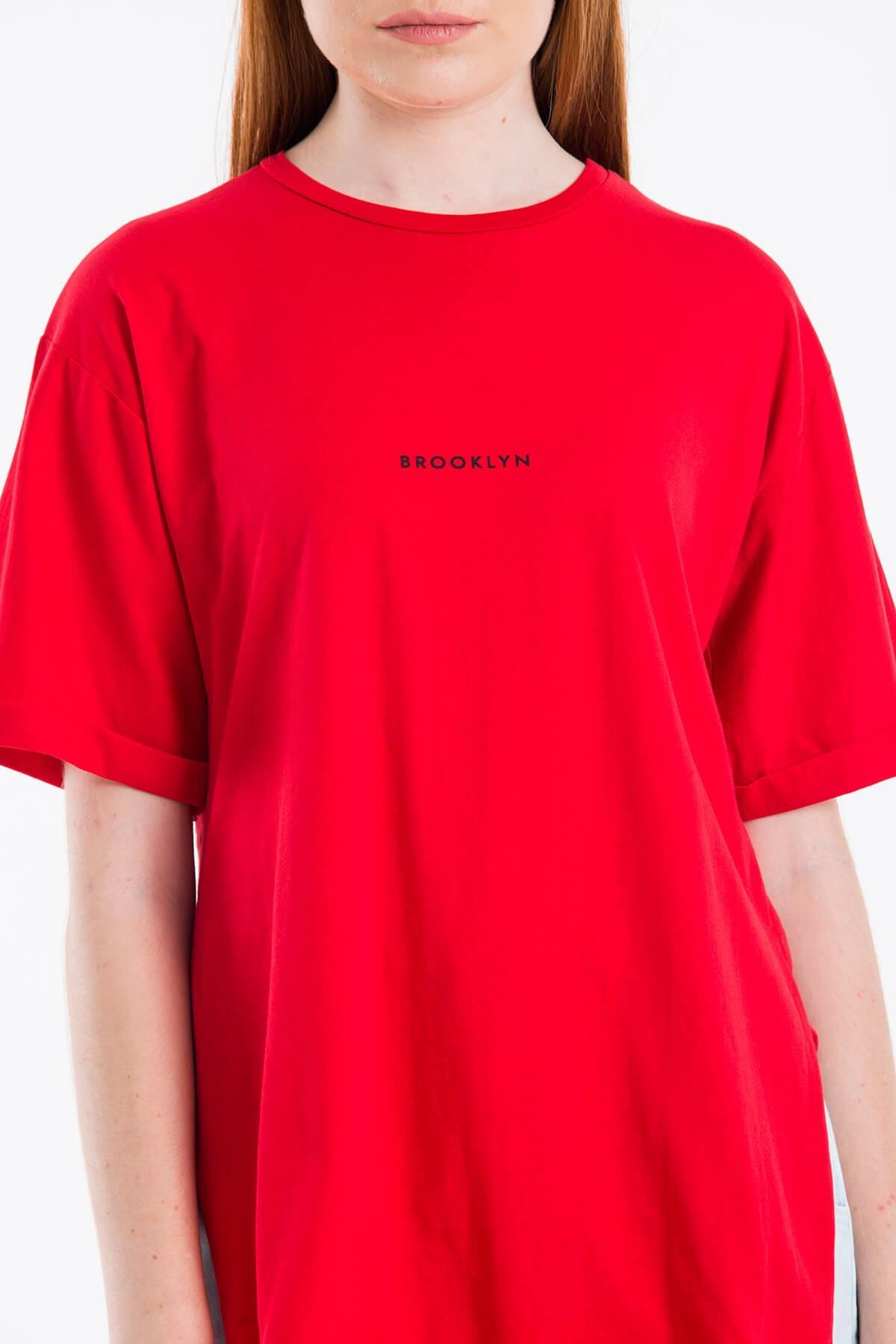 Yırtmaçlı Lazer Kesim T-Shirt Kırmızı