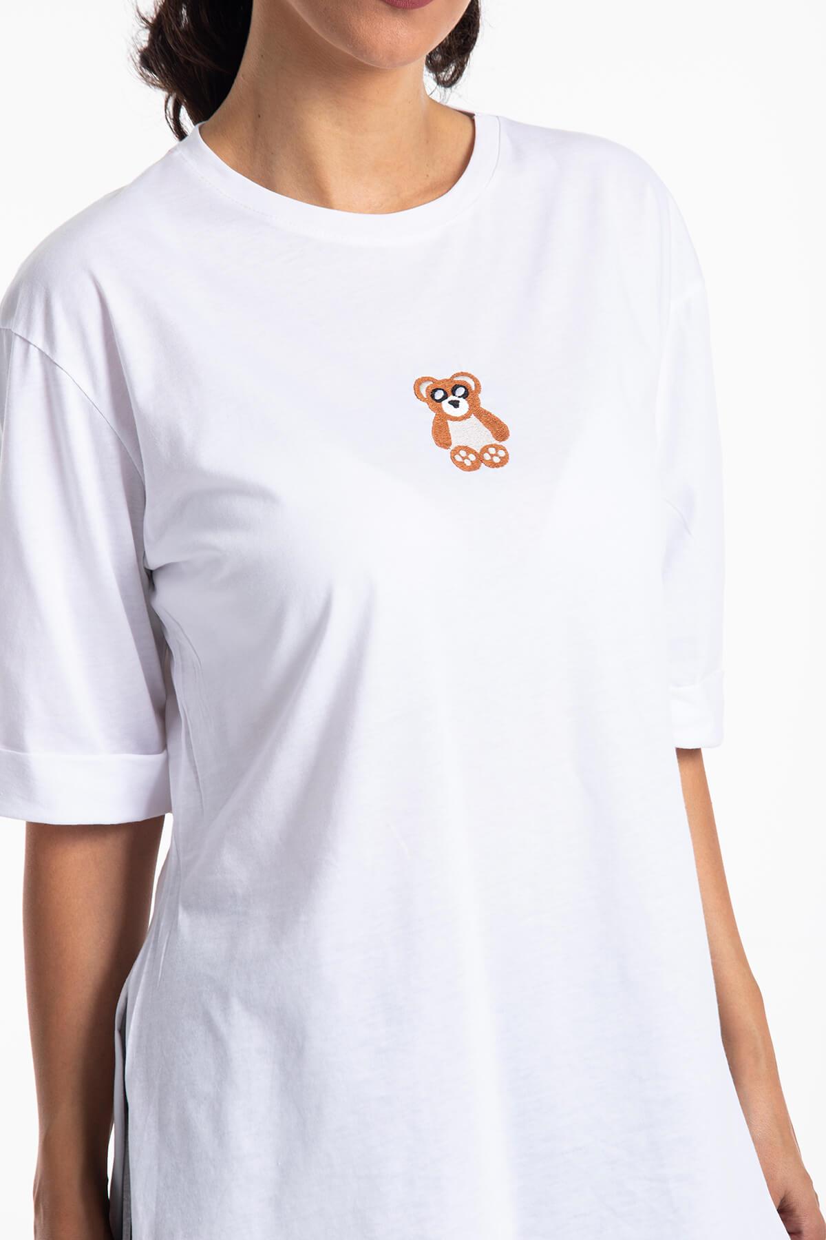 Yırtmaçlı Salaş Beyaz T-Shirt
