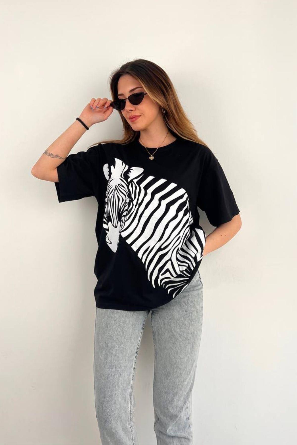Zebra Baskılı Basic Kısa Kollu T-Shirt Siyah