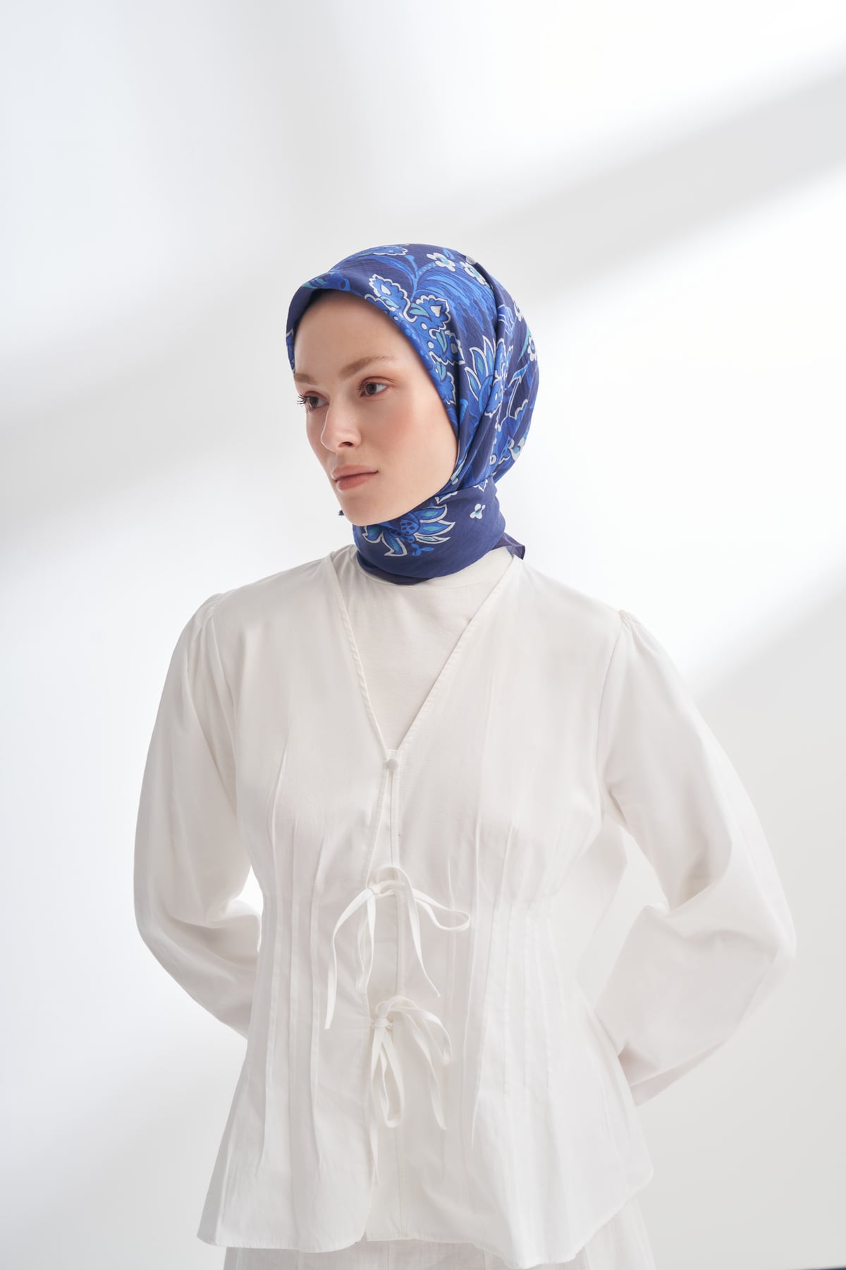 ANATOLIAN BLOOM DESEN THE TENCEL EDIT EŞARP - GECE MAVİSİ