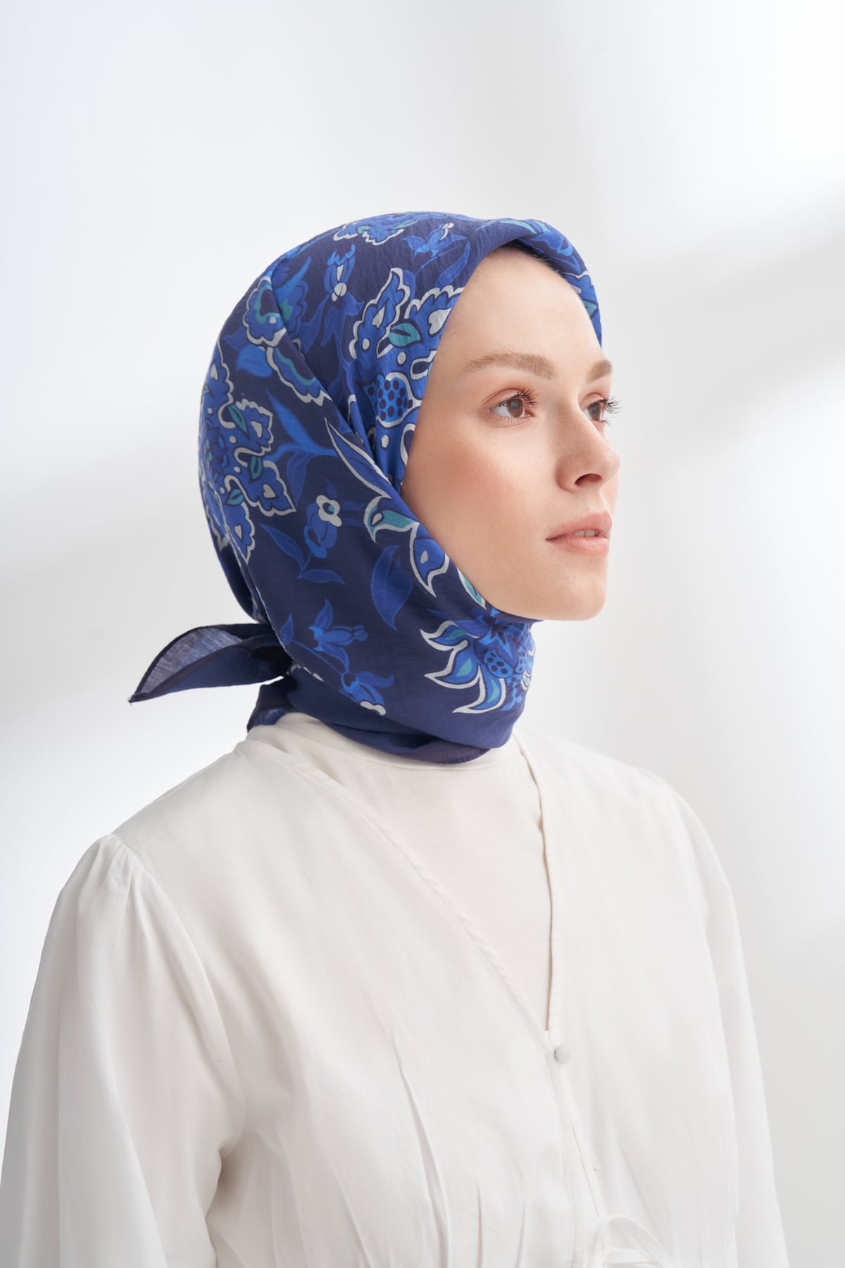 ANATOLIAN BLOOM DESEN THE TENCEL EDIT EŞARP - GECE MAVİSİ