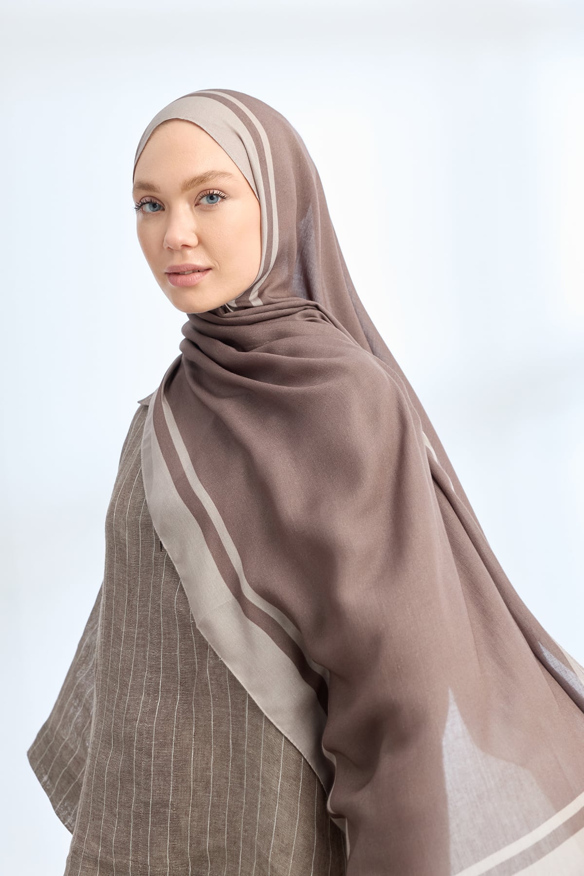 ELEGANT HARMONY FRAME DESEN ŞAL - KOYU VİZON