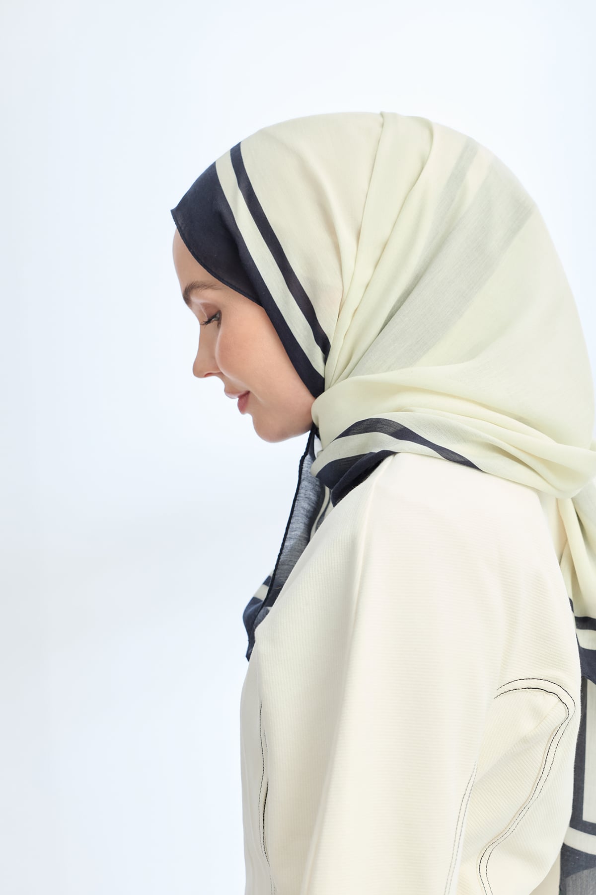 ELEGANT HARMONY FRAME DESEN ŞAL - KREM - SİYAH