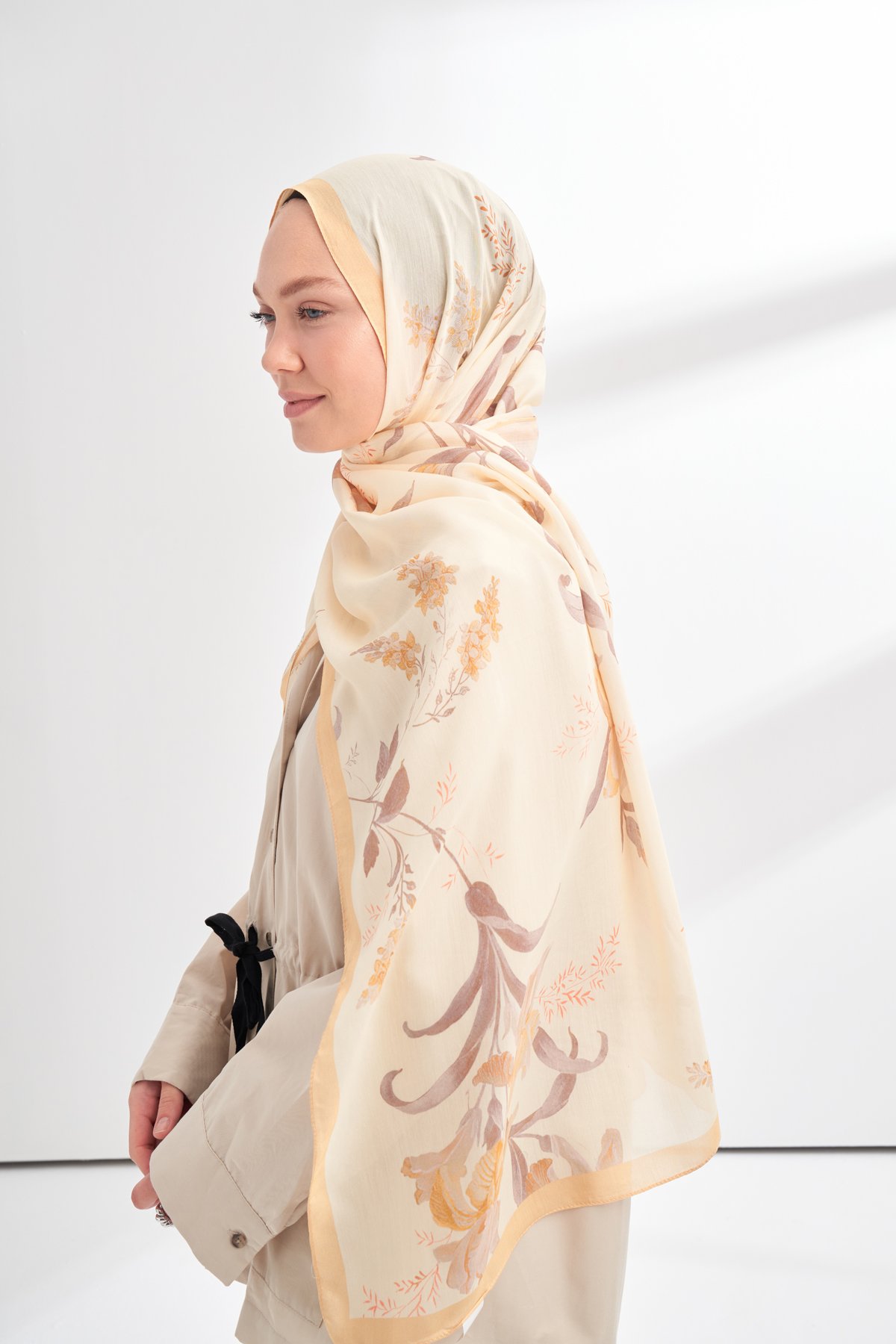 FLORAL ARCHIVE AVELINE DESEN ŞAL - BAL SARISI