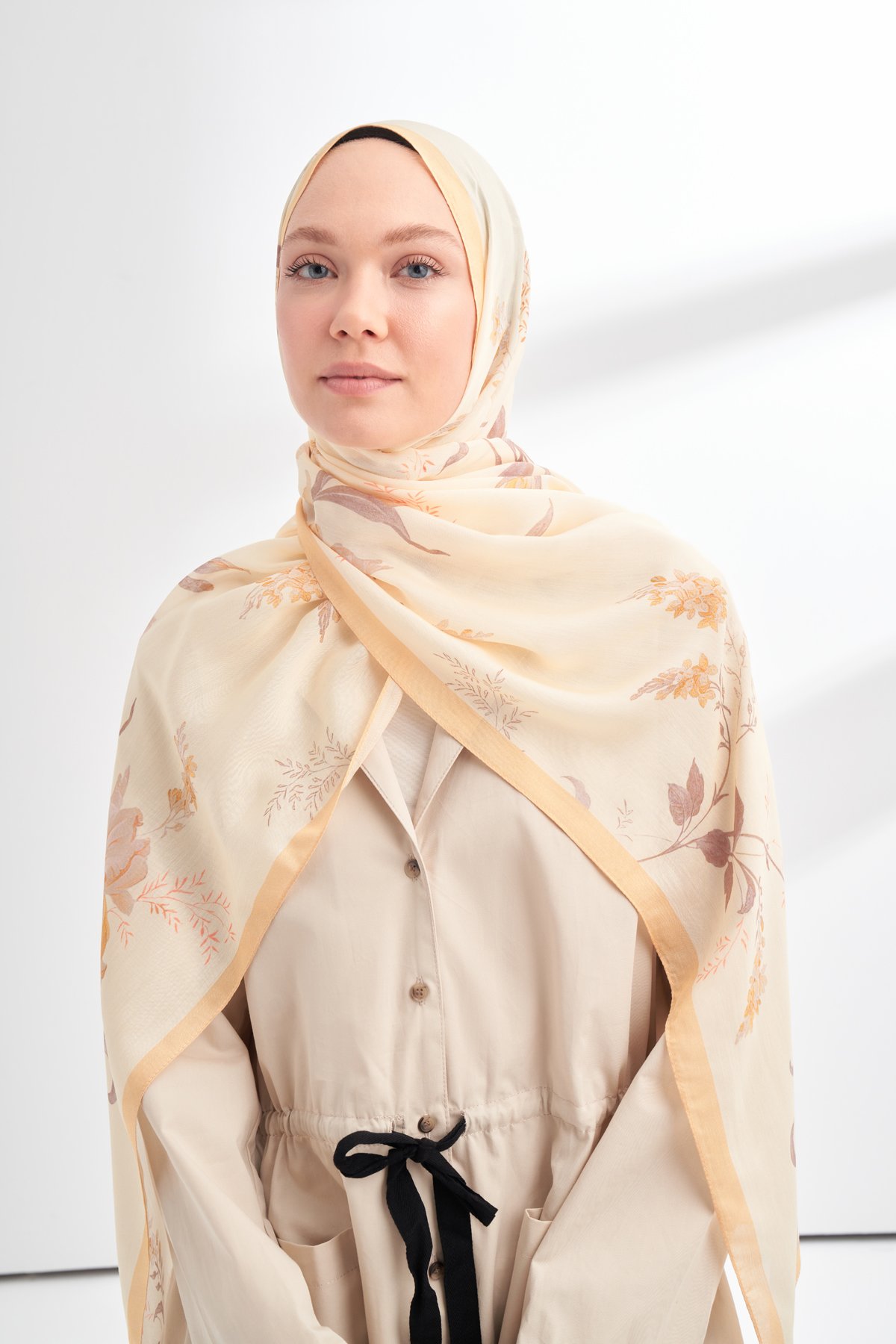 FLORAL ARCHIVE AVELINE DESEN ŞAL - BAL SARISI