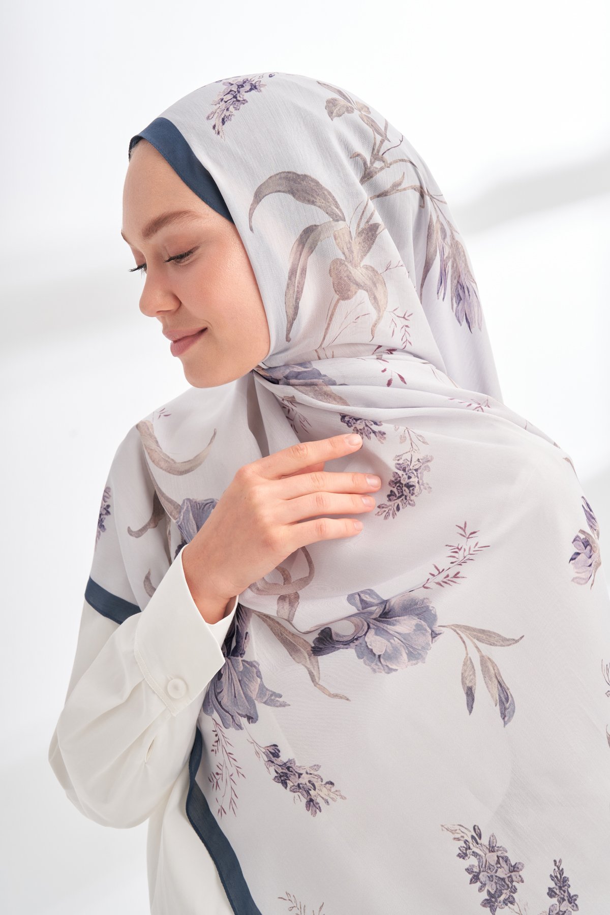 FLORAL ARCHIVE AVELINE DESEN ŞAL - İNDİGO