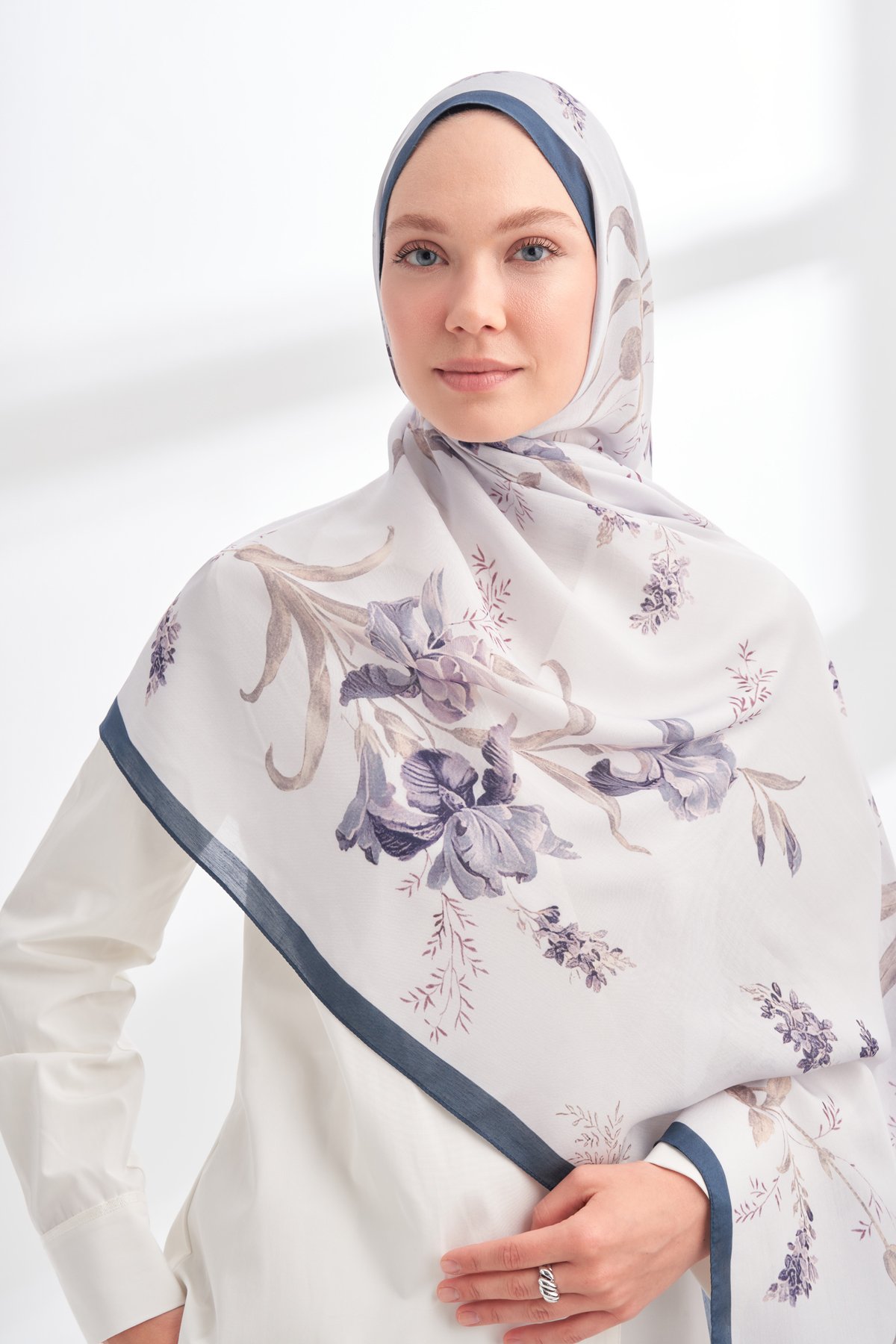 FLORAL ARCHIVE AVELINE DESEN ŞAL - İNDİGO