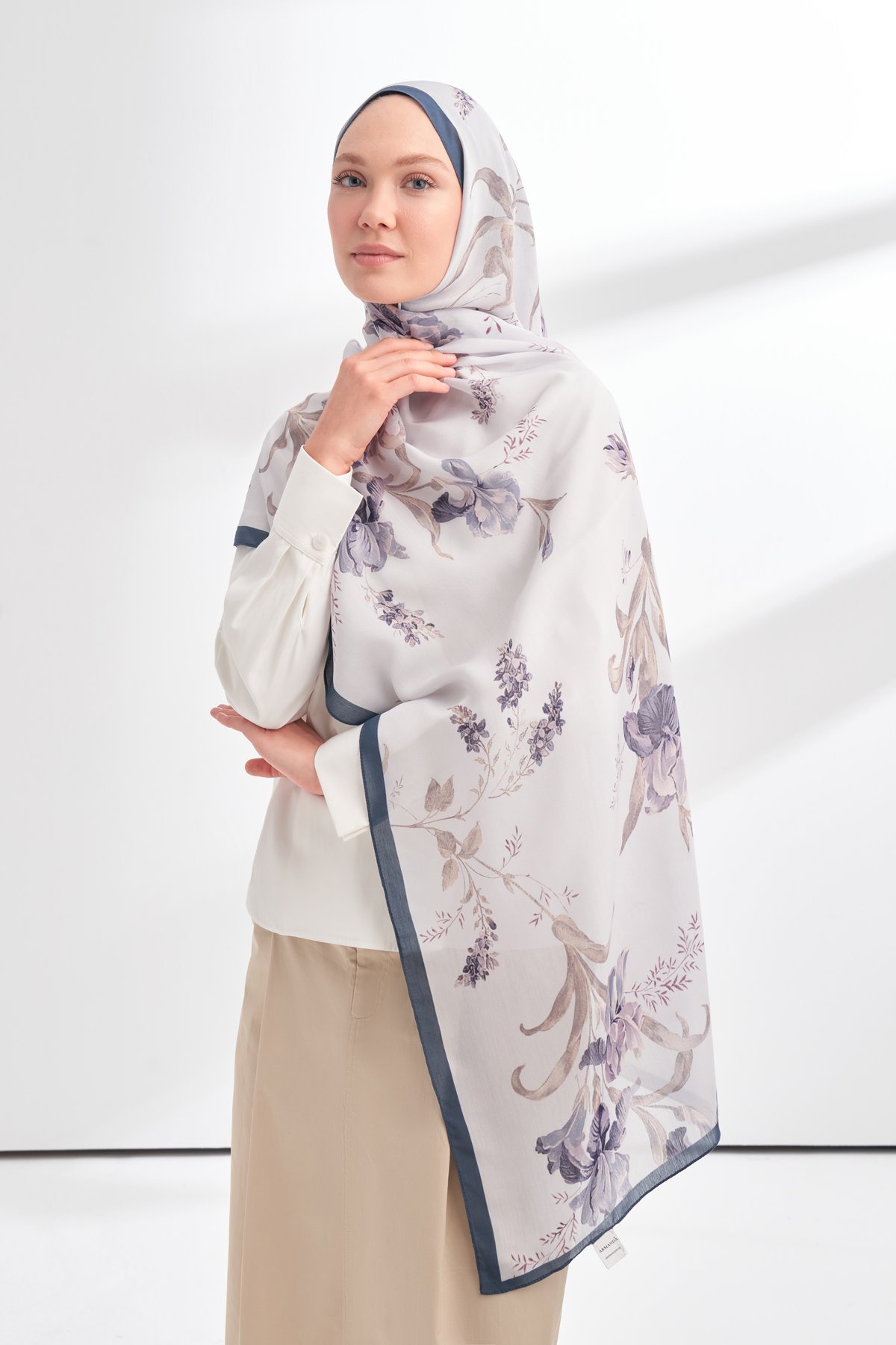 FLORAL ARCHIVE AVELINE DESEN ŞAL - İNDİGO