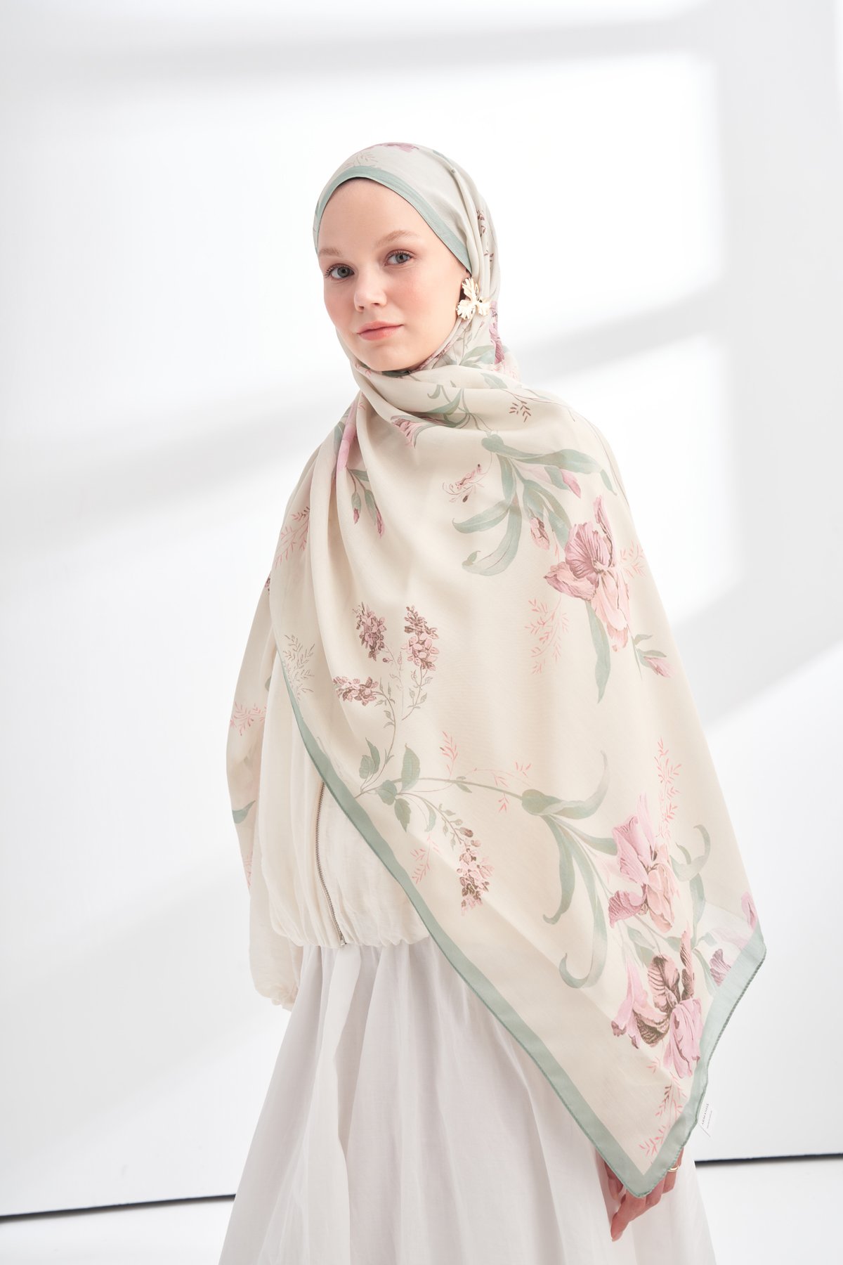 FLORAL ARCHIVE AVELINE DESEN ŞAL - NİL YEŞİLİ