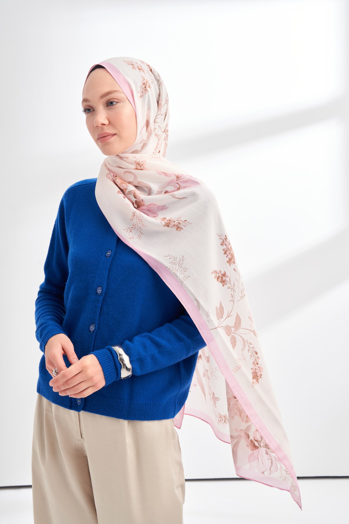 FLORAL ARCHIVE AVELINE DESEN ŞAL - PUDRA - EKRU