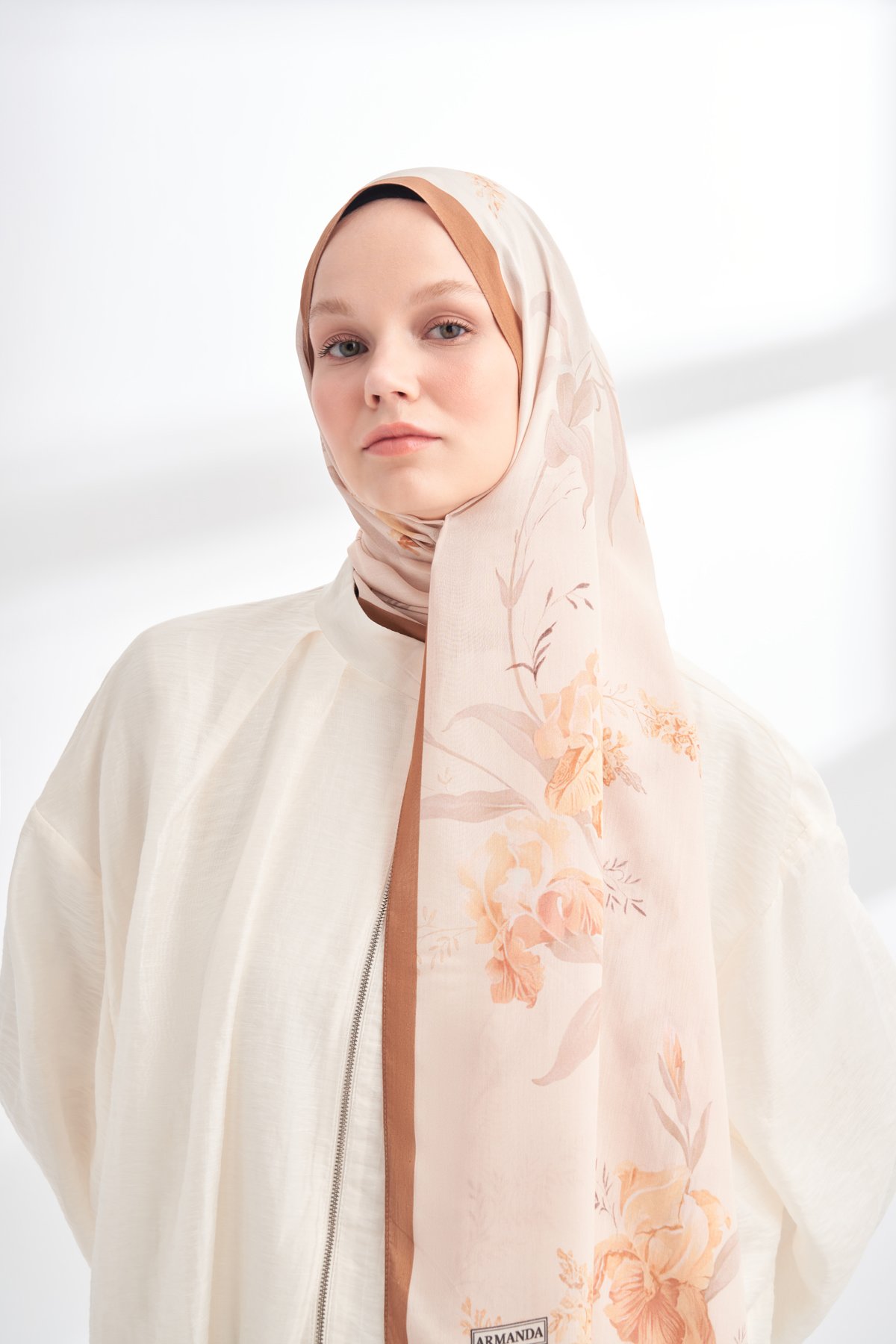 FLORAL ARCHIVE AVELINE DESEN ŞAL - SÜTLÜ KAHVE - EKRU