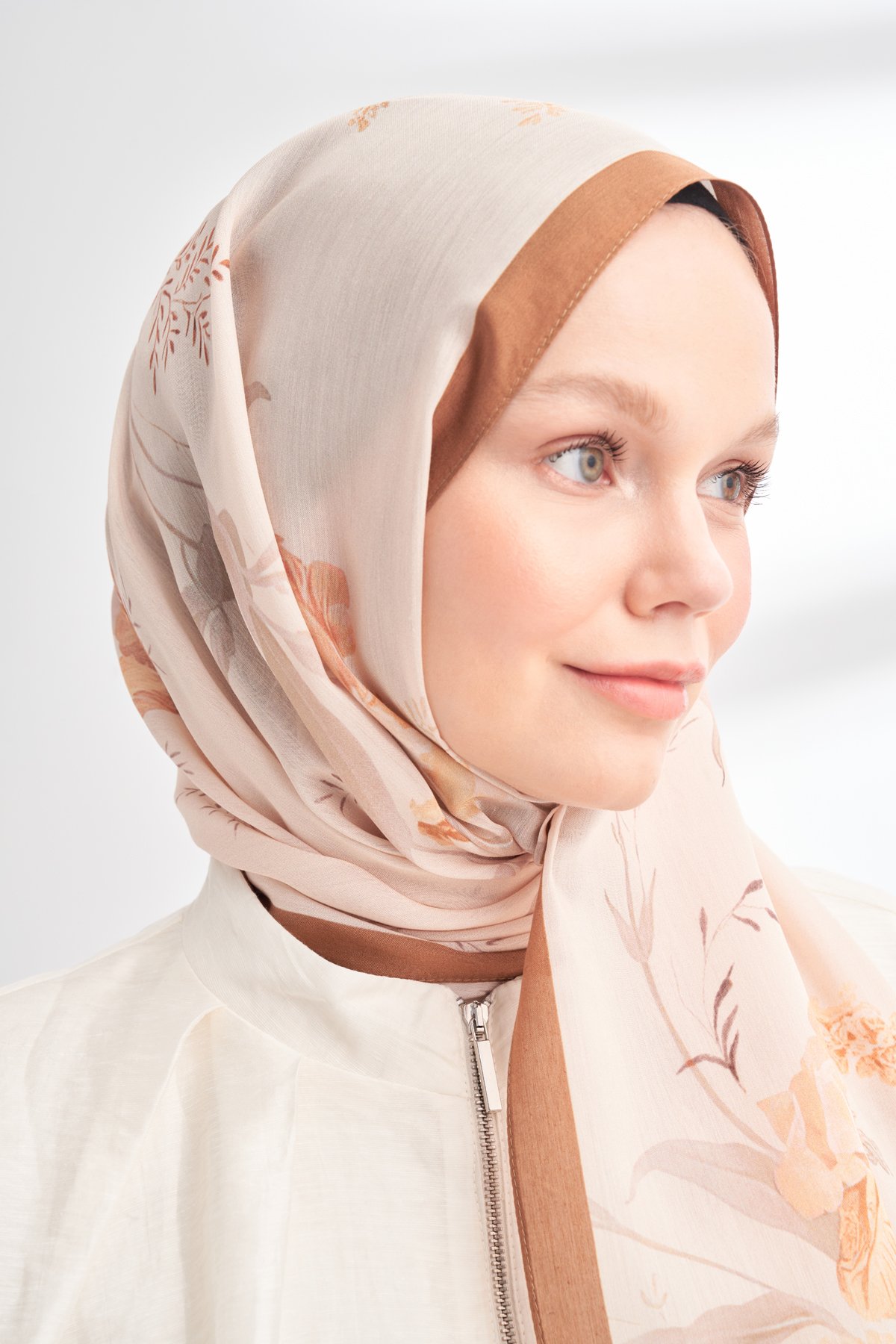 FLORAL ARCHIVE AVELINE DESEN ŞAL - SÜTLÜ KAHVE - EKRU