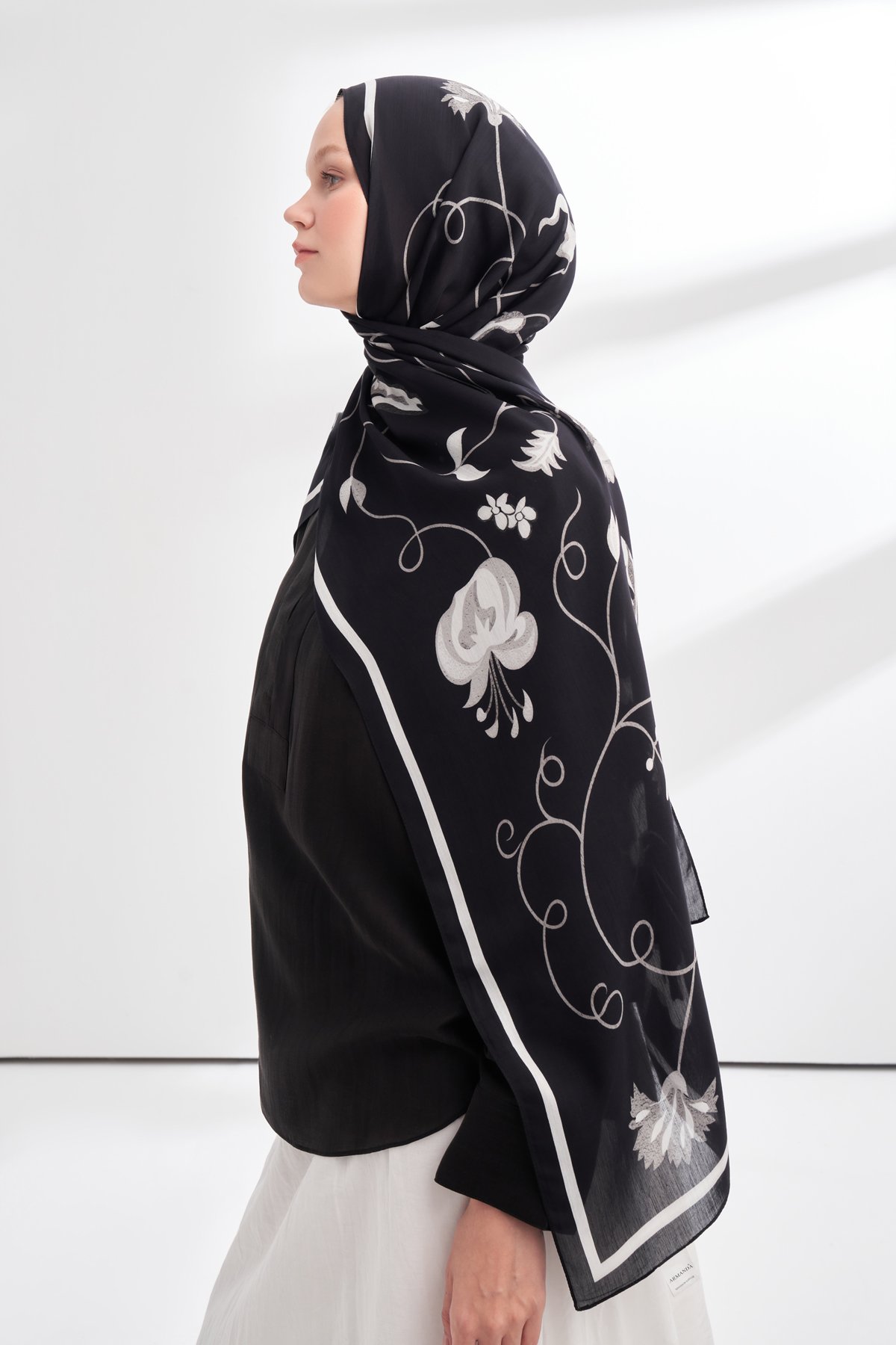 FLORAL ARCHIVE FIORA DESEN ŞAL - SİYAH - BEYAZ