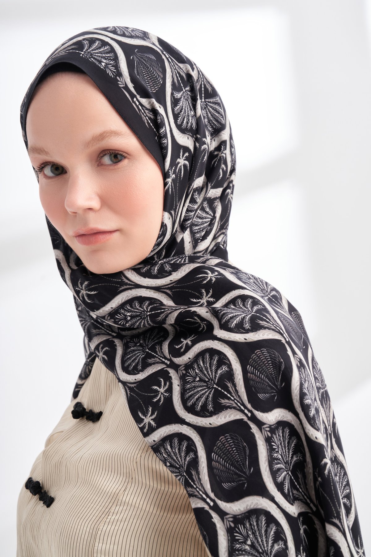 FLORAL ARCHIVE GROVE DESEN ŞAL - SİYAH