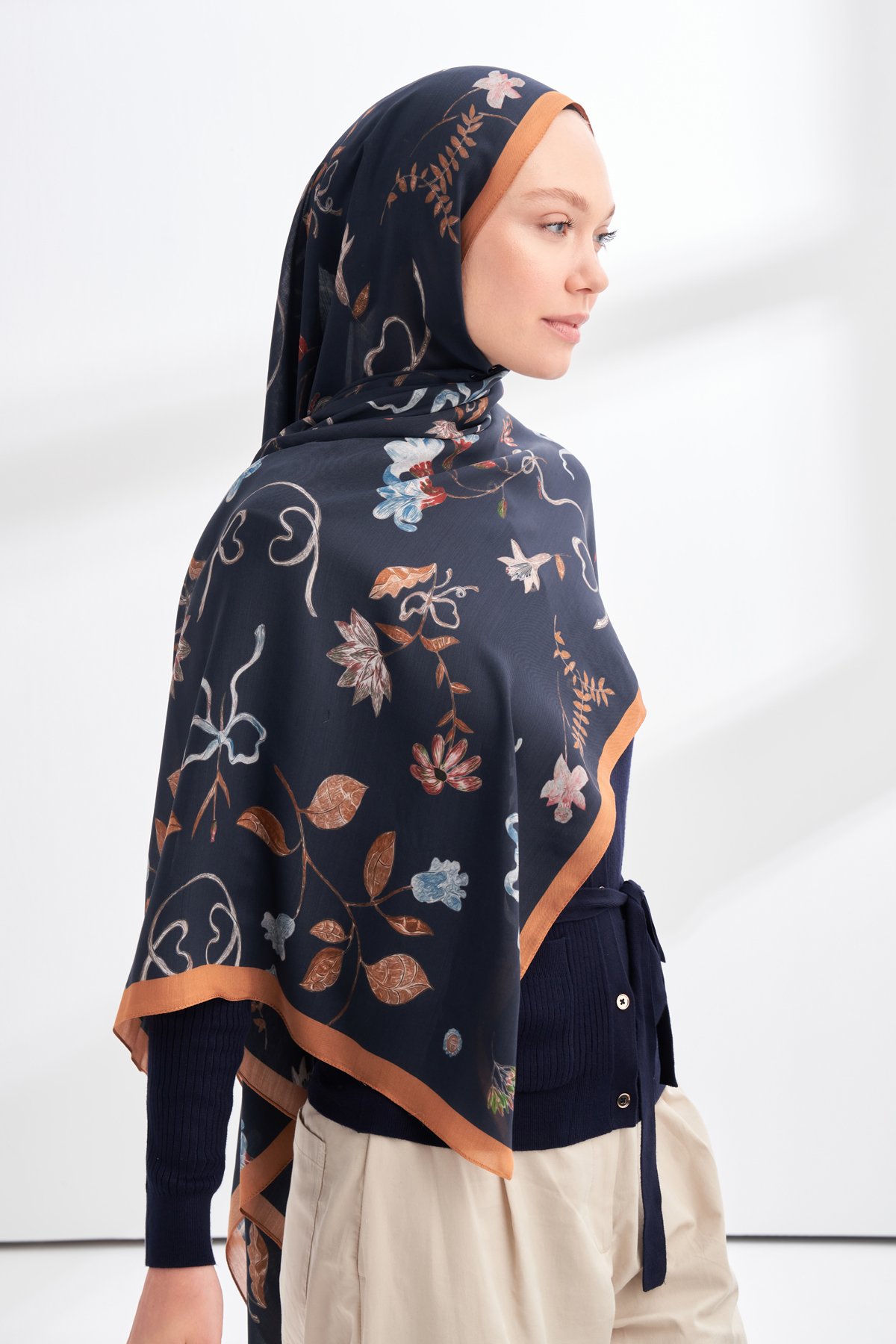 FLORAL ARCHIVE LAVINIA DESEN ŞAL - DORE - LACİVERT
