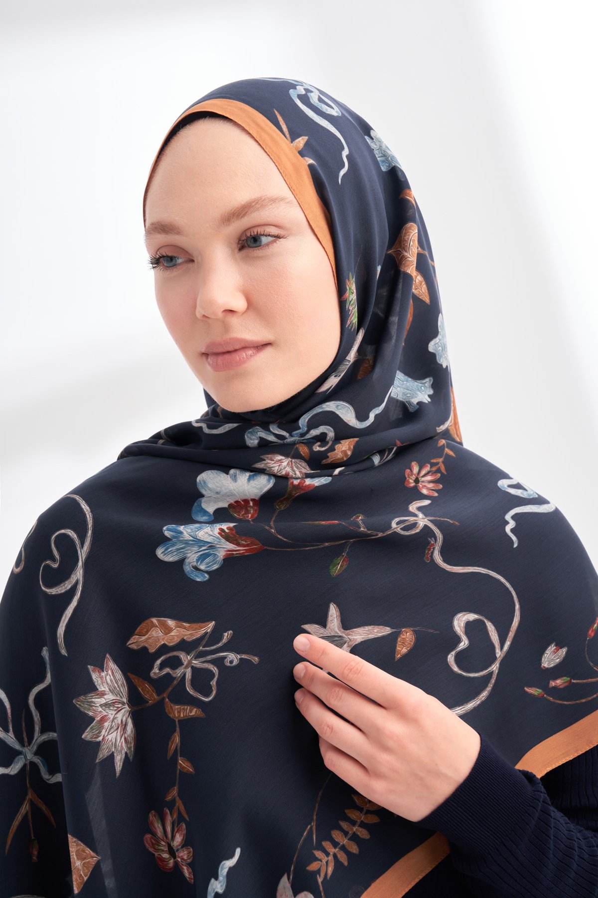 FLORAL ARCHIVE LAVINIA DESEN ŞAL - DORE - LACİVERT