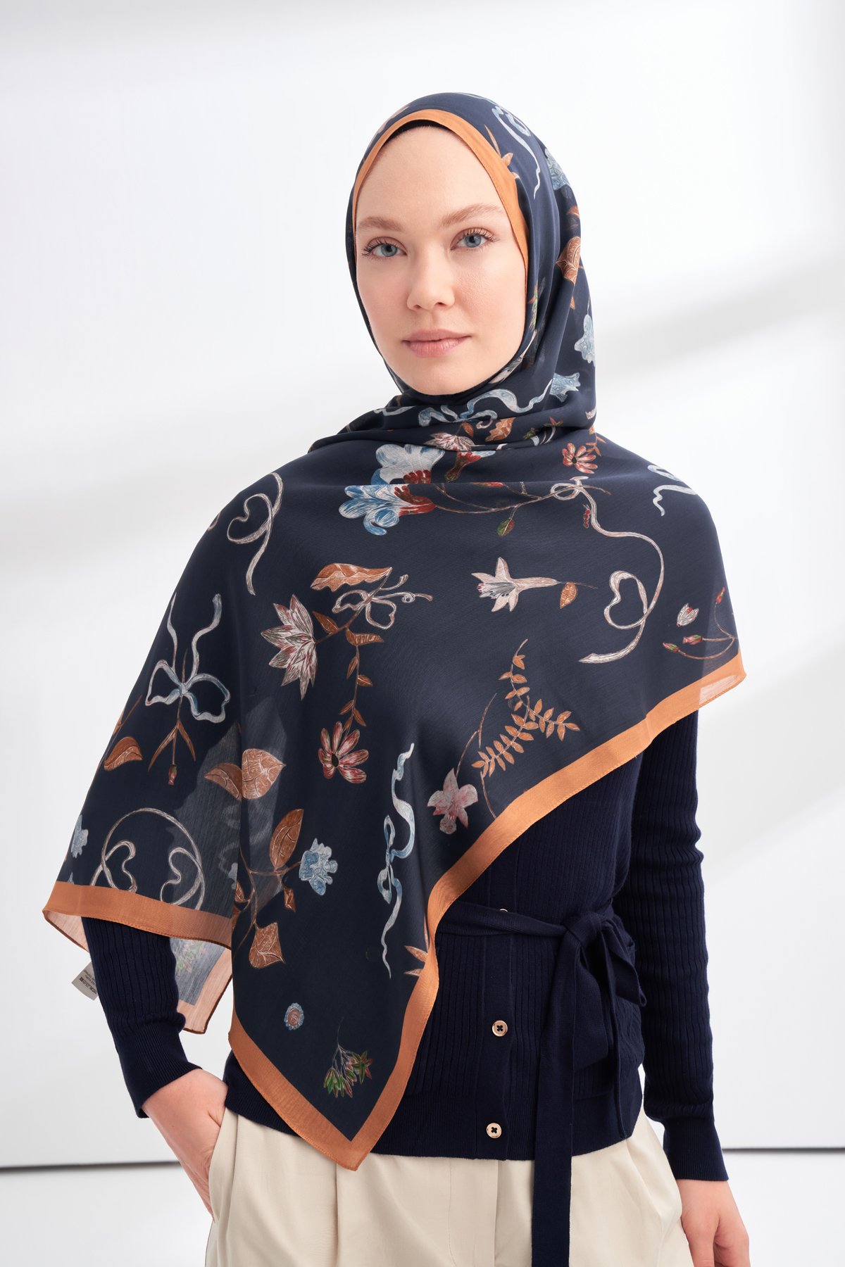 FLORAL ARCHIVE LAVINIA DESEN ŞAL - DORE - LACİVERT