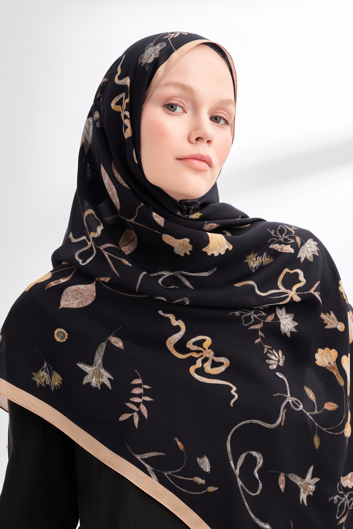 FLORAL ARCHIVE LAVINIA DESEN ŞAL - DORE - SİYAH