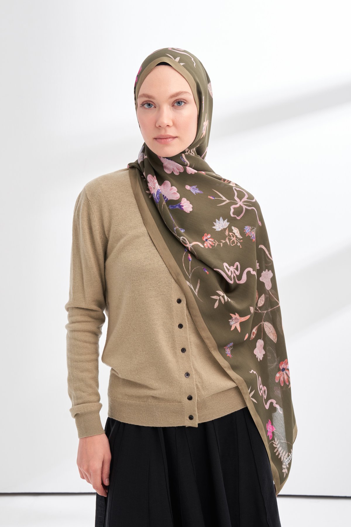FLORAL ARCHIVE LAVINIA DESEN ŞAL - HAKİ