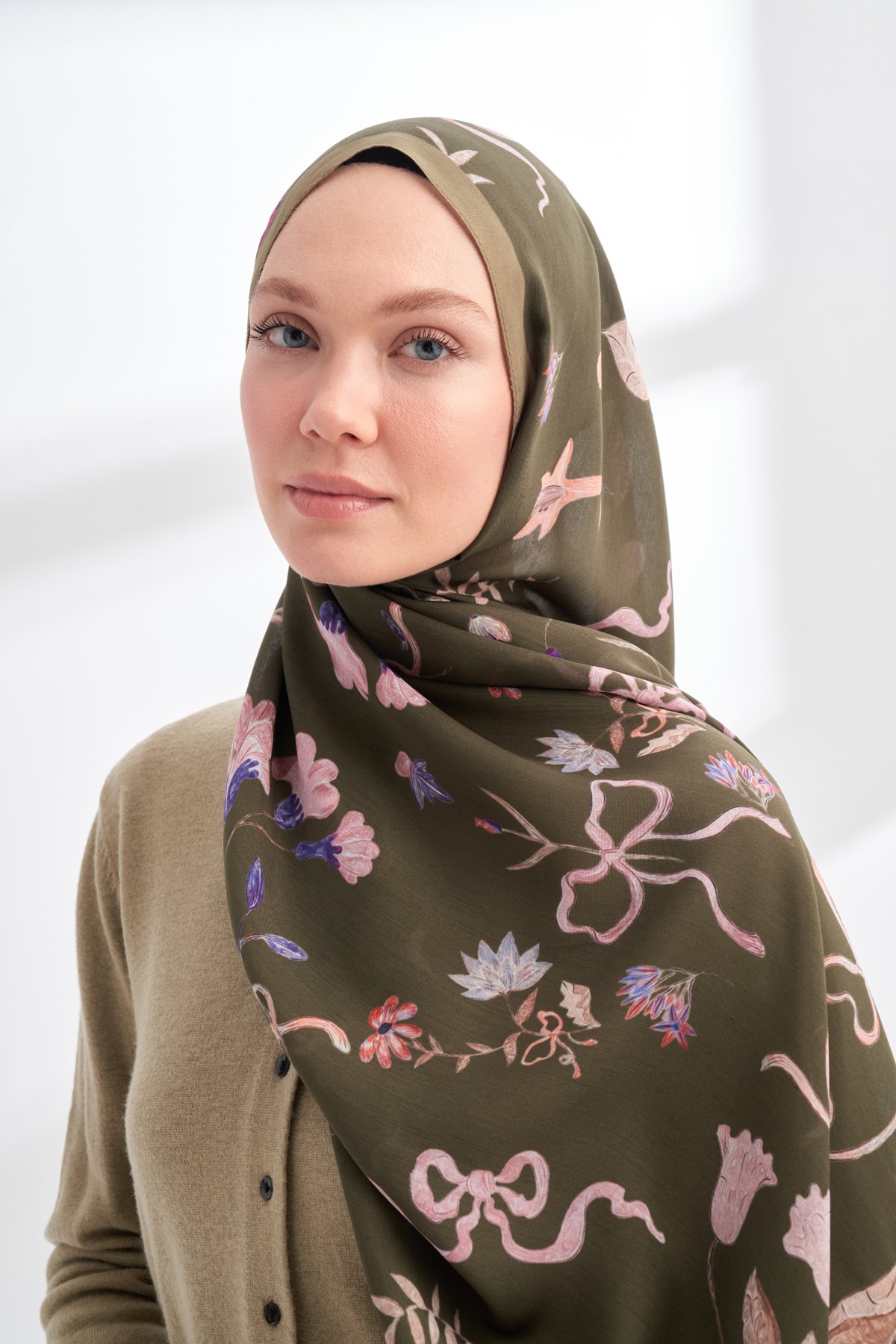 FLORAL ARCHIVE LAVINIA DESEN ŞAL - HAKİ