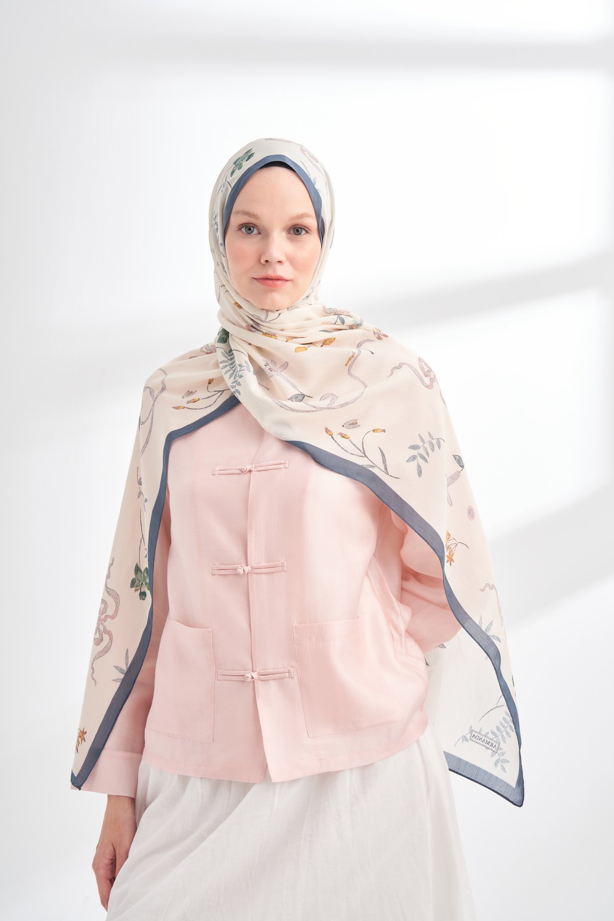 FLORAL ARCHIVE LAVINIA DESEN ŞAL - İNDİGO