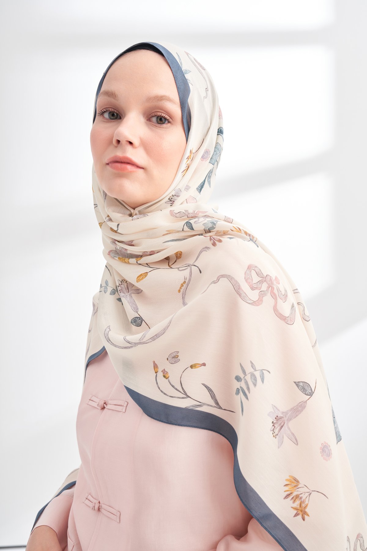 FLORAL ARCHIVE LAVINIA DESEN ŞAL - İNDİGO