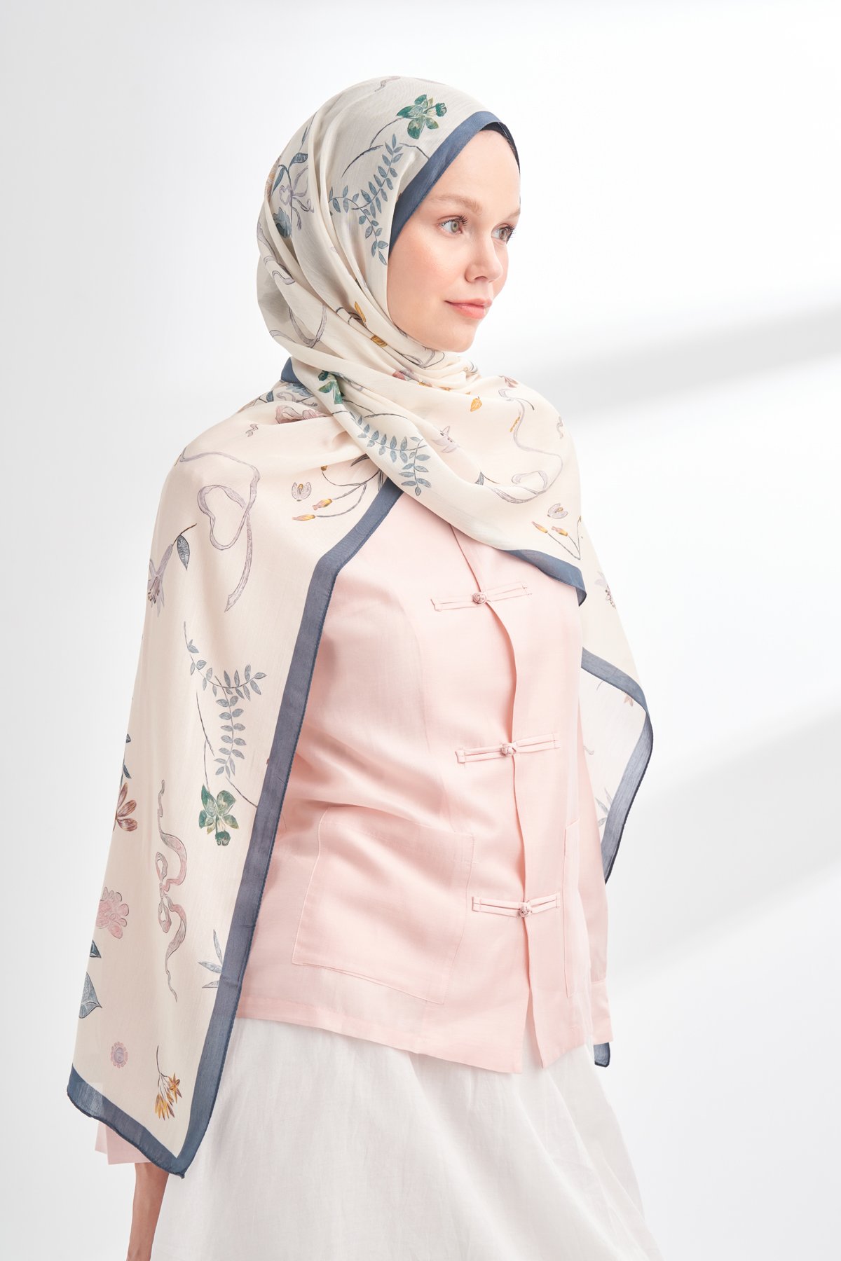 FLORAL ARCHIVE LAVINIA DESEN ŞAL - İNDİGO