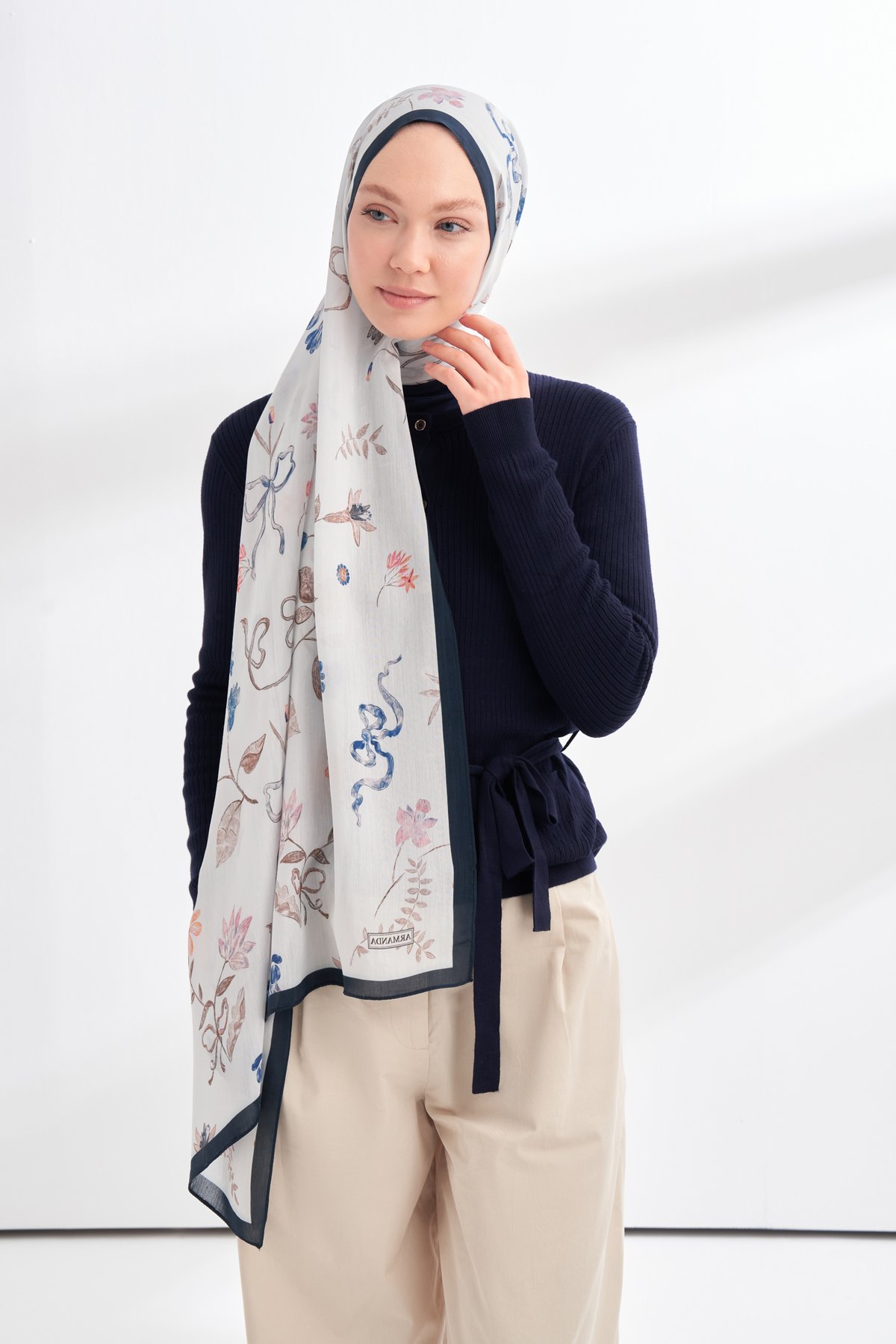 FLORAL ARCHIVE LAVINIA DESEN ŞAL - LACİVERT - EKRU