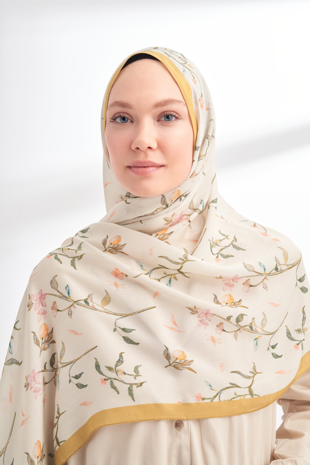 FLORAL ARCHIVE MIRELLE DESEN ŞAL - BAL SARISI