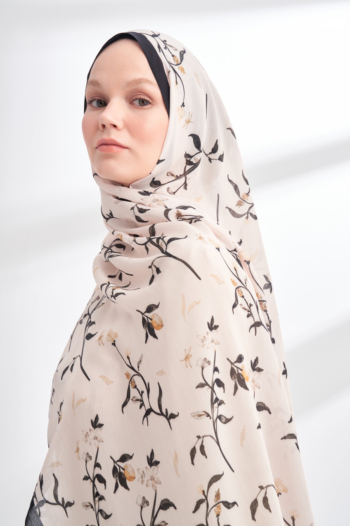 FLORAL ARCHIVE MIRELLE DESEN ŞAL - SİYAH  - KREM