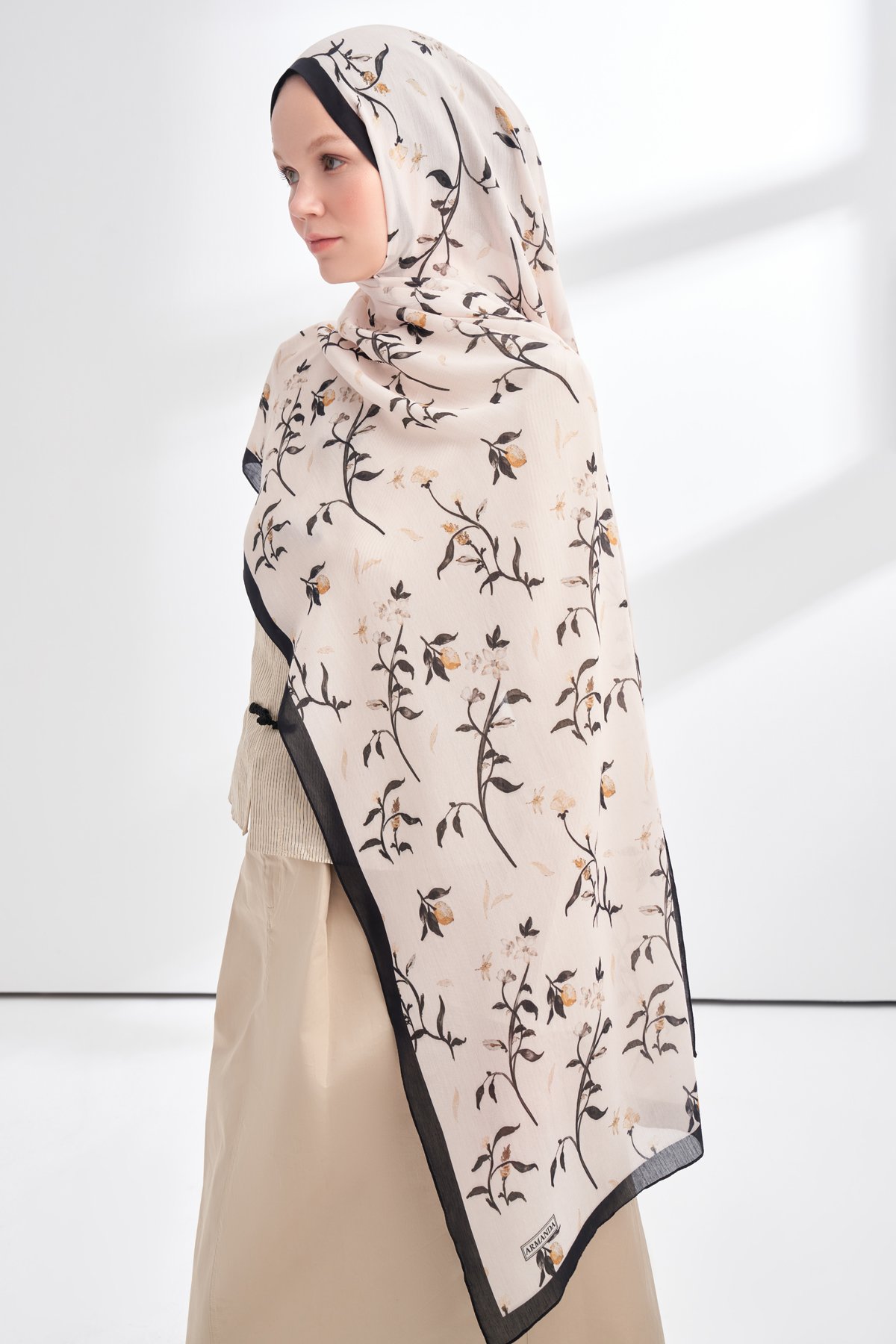 FLORAL ARCHIVE MIRELLE DESEN ŞAL - SİYAH  - KREM