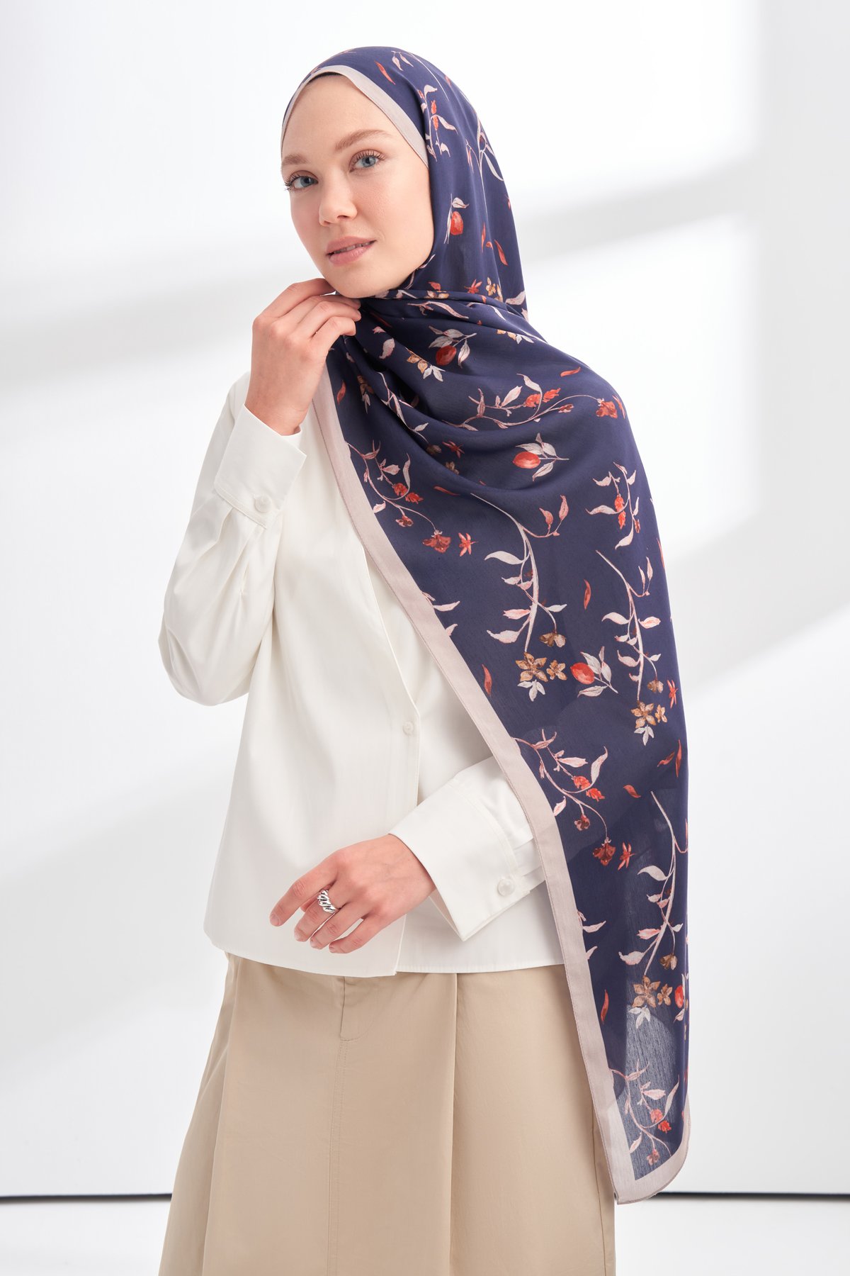 FLORAL ARCHIVE MIRELLE DESEN ŞAL - TAŞ - LACİVERT