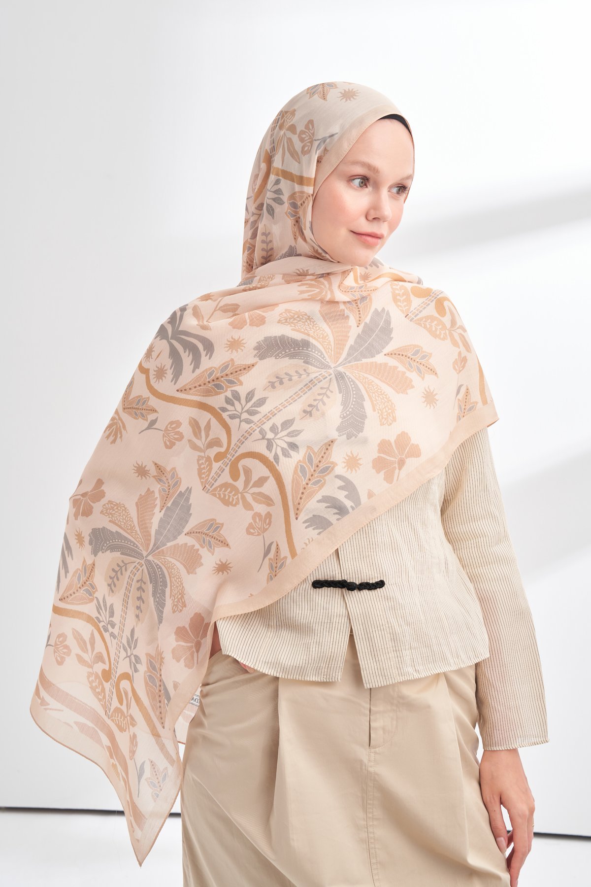 FLORAL ARCHIVE PALMERA DESEN ŞAL - TAŞ - KUM BEJİ