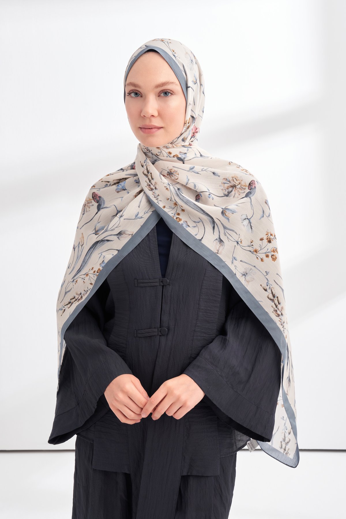 FLORAL ARCHIVE ROSALIE DESEN ŞAL - İNDİGO - EKRU