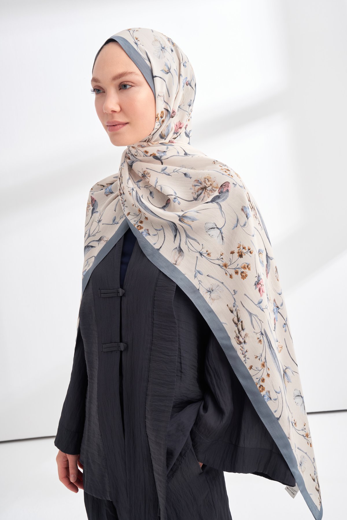 FLORAL ARCHIVE ROSALIE DESEN ŞAL - İNDİGO - EKRU