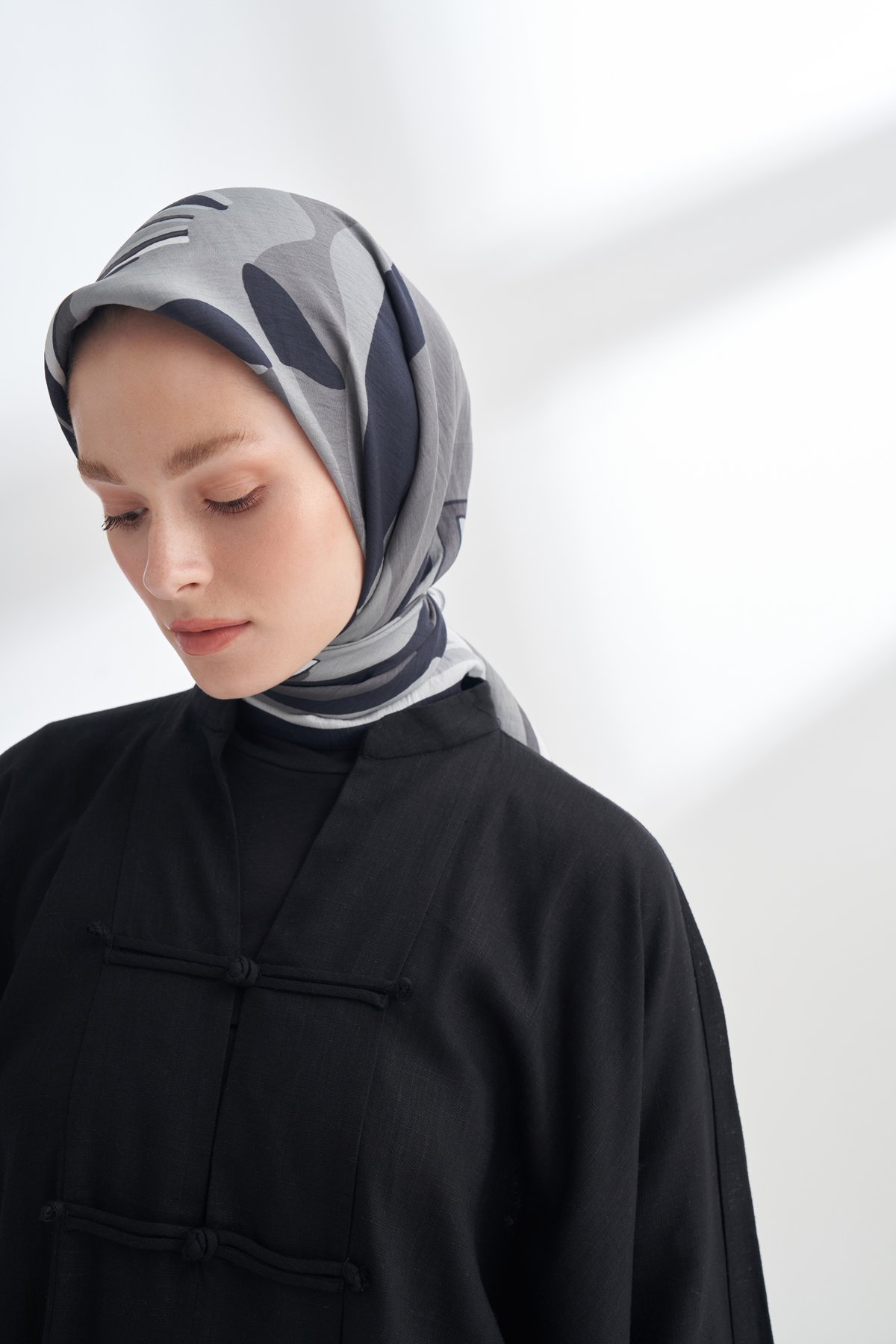 FLORAL MUSE DESEN THE TENCEL EDIT EŞARP  - DERİN LACİVERT - GRİ