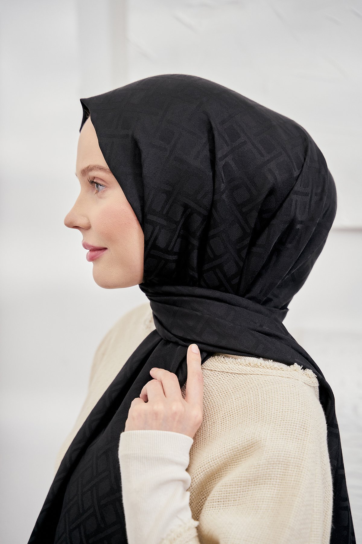 İTALYAN JAKAR GEOMETRİK DESEN ŞAL - SİYAH