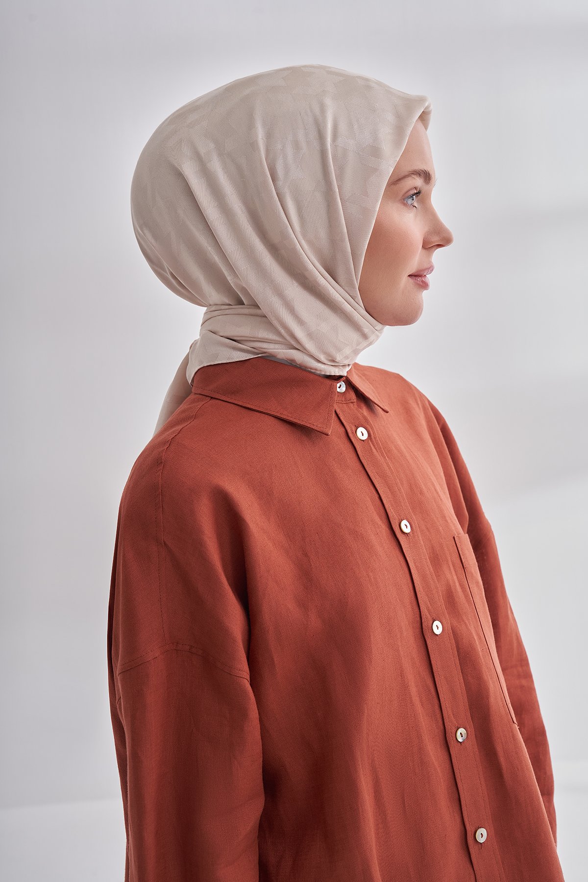 İTALYAN JAKAR KAZAYAĞI DESEN EŞARP - AÇIK BEJ