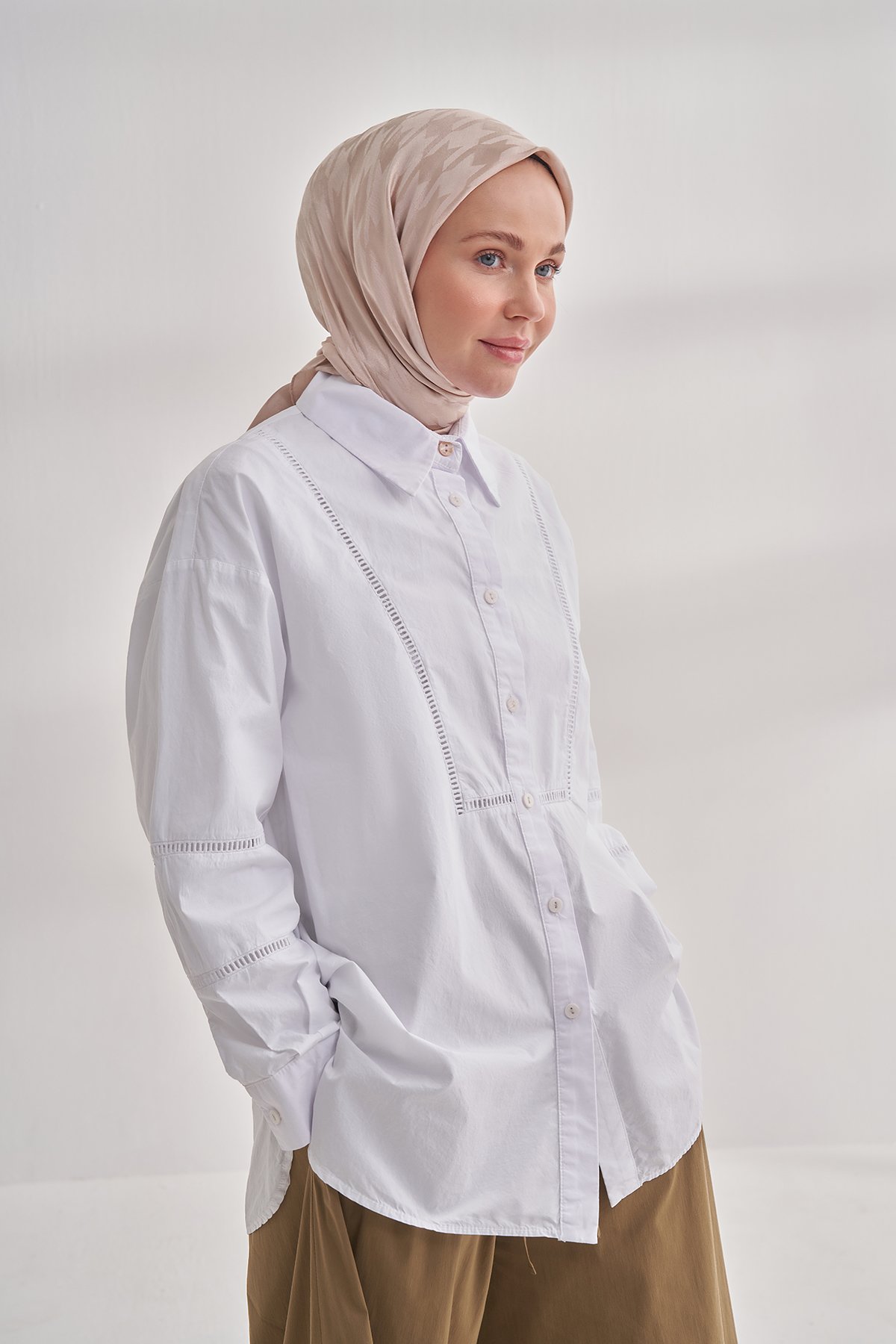 İTALYAN JAKAR KAZAYAĞI DESEN EŞARP - BEJ