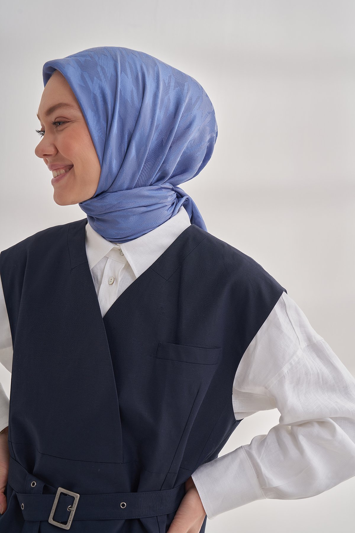 İTALYAN JAKAR KAZAYAĞI DESEN EŞARP - İNDİGO