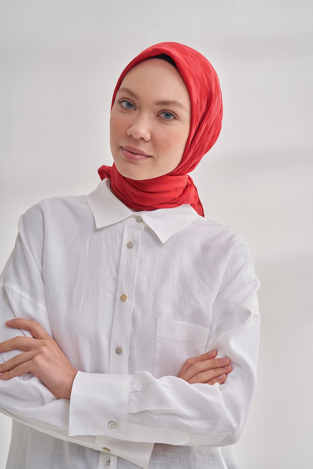 İTALYAN JAKAR KAZAYAĞI DESEN EŞARP - KIRMIZI