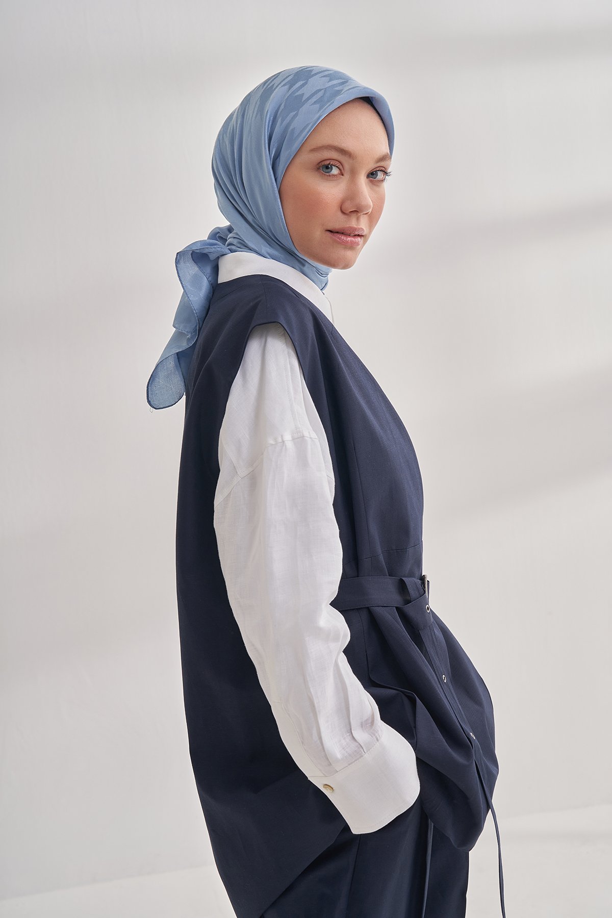 İTALYAN JAKAR KAZAYAĞI DESEN EŞARP - KOT MAVİSİ