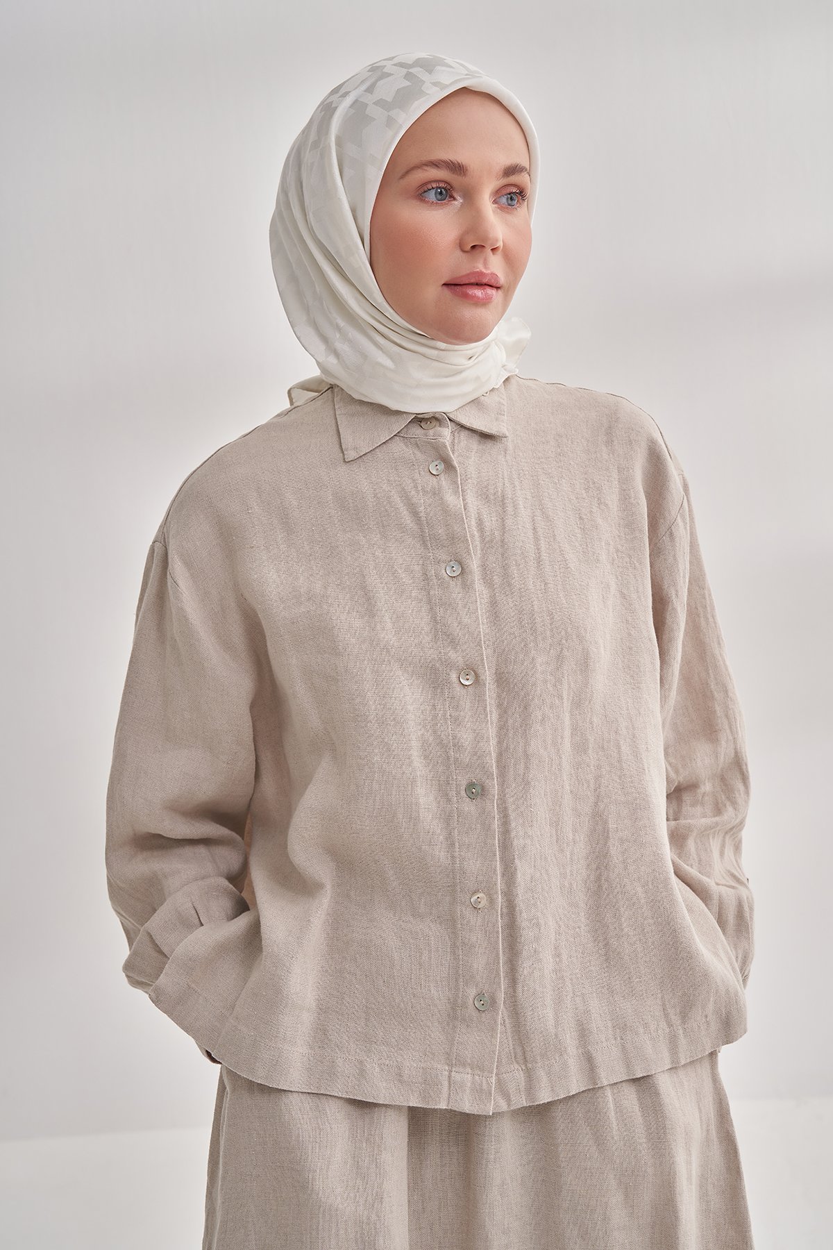 İTALYAN JAKAR KAZAYAĞI DESEN EŞARP - KREM