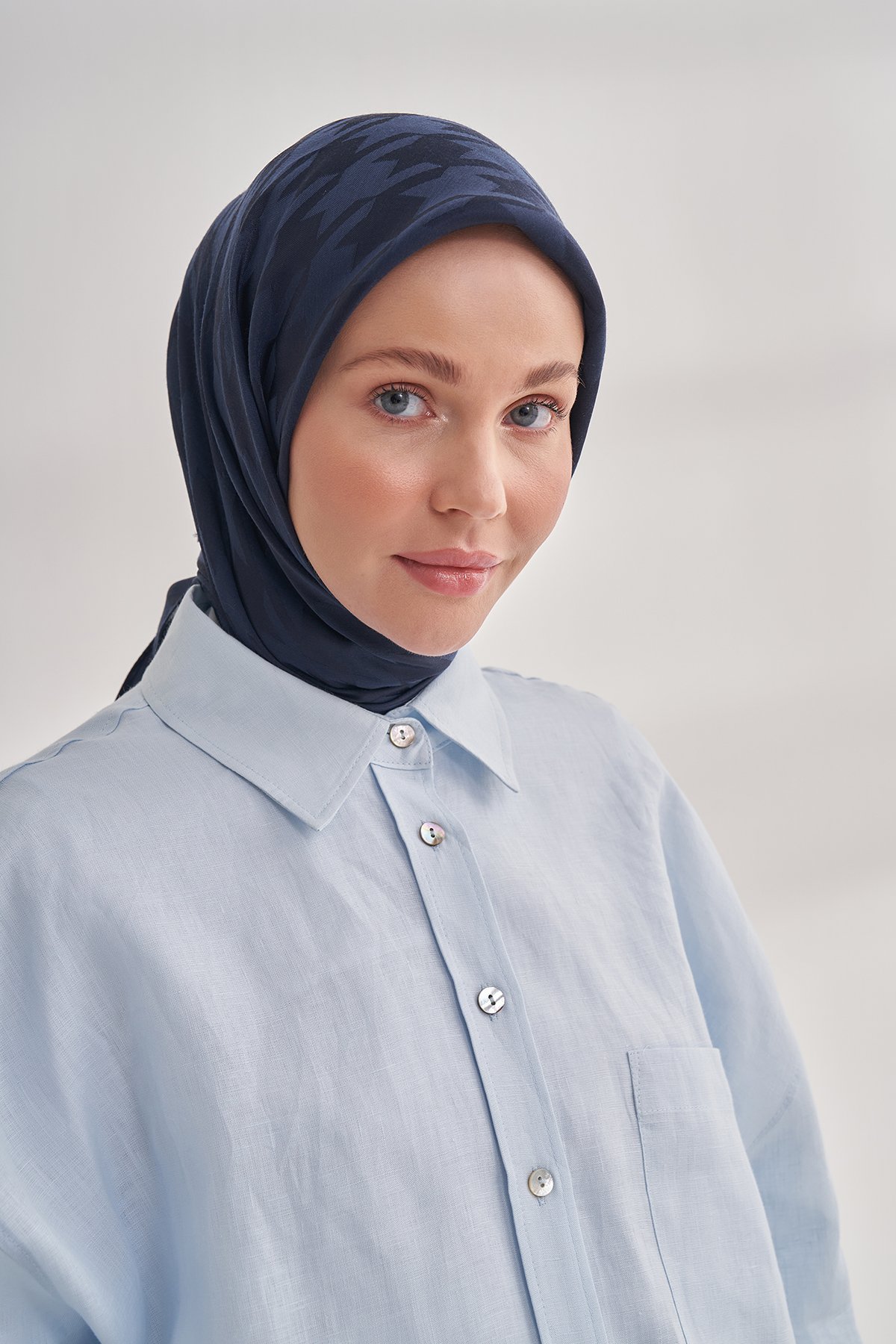 İTALYAN JAKAR KAZAYAĞI DESEN EŞARP - LACİVERT