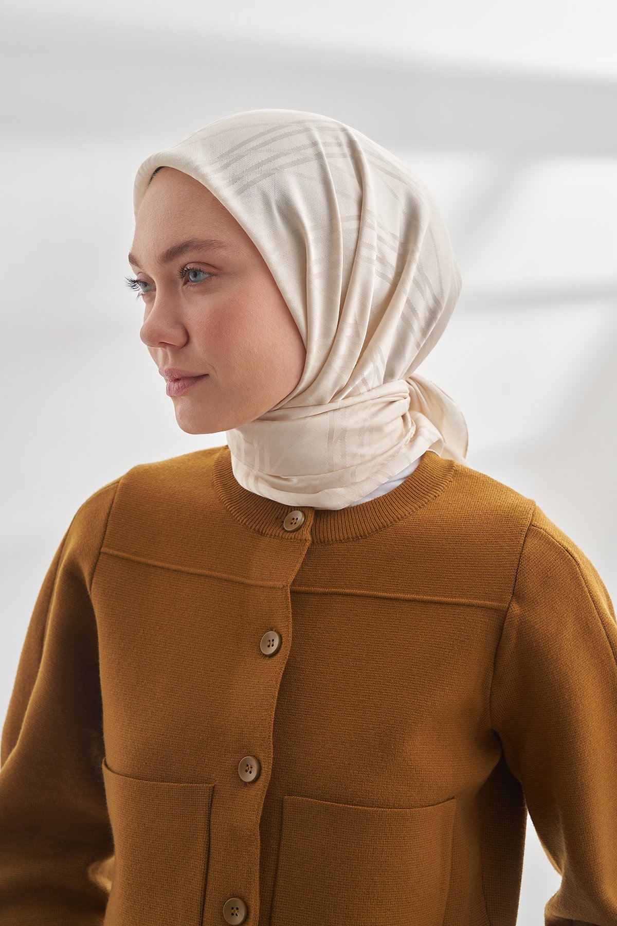 İTALYAN JAKAR ŞERİT DESEN EŞARP - AÇIK BEJ